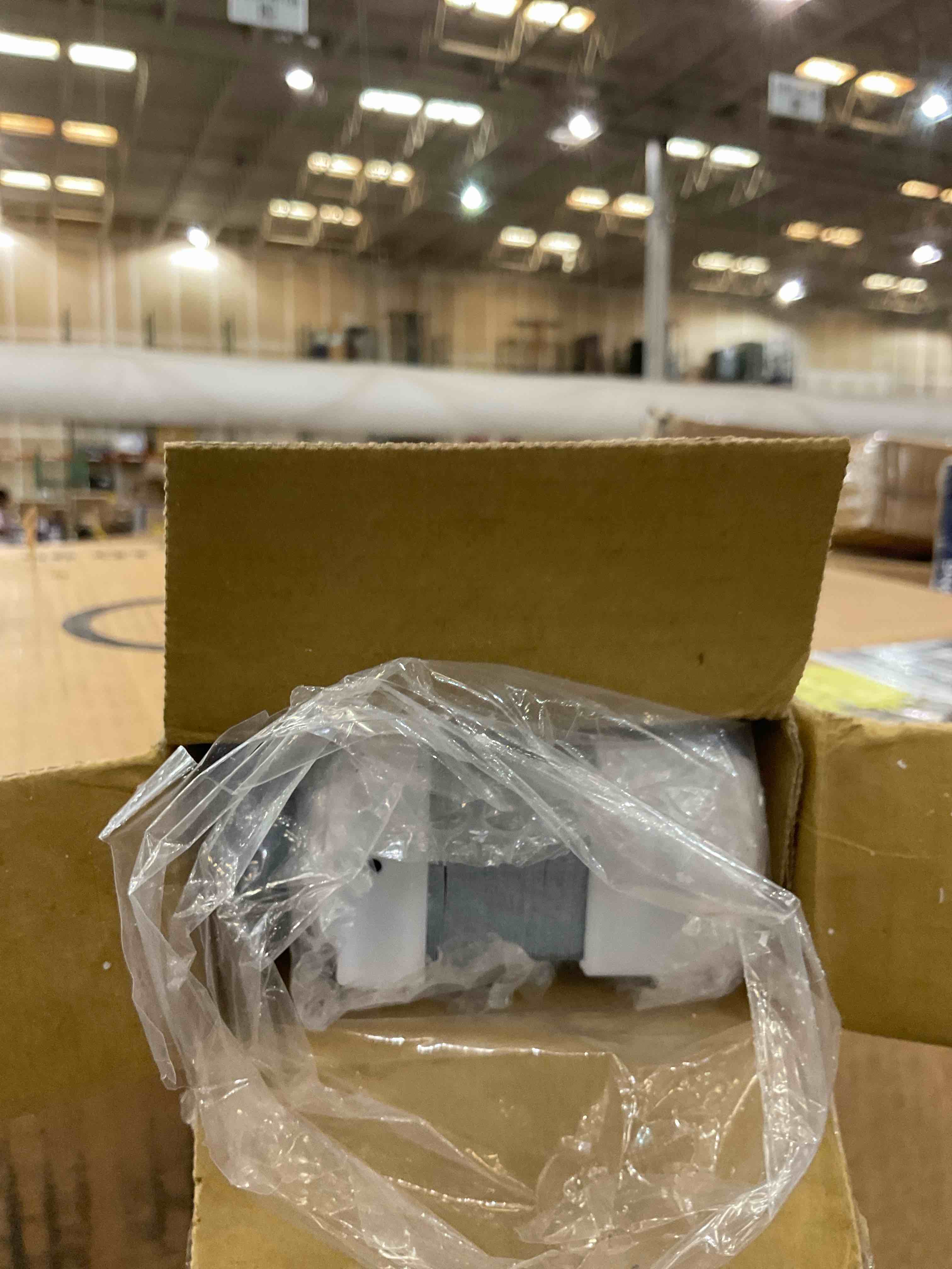 https://s3.amazonaws.com/lotting-images-prod/BargainHunt/EXS01439162_1719255426810.jpeg