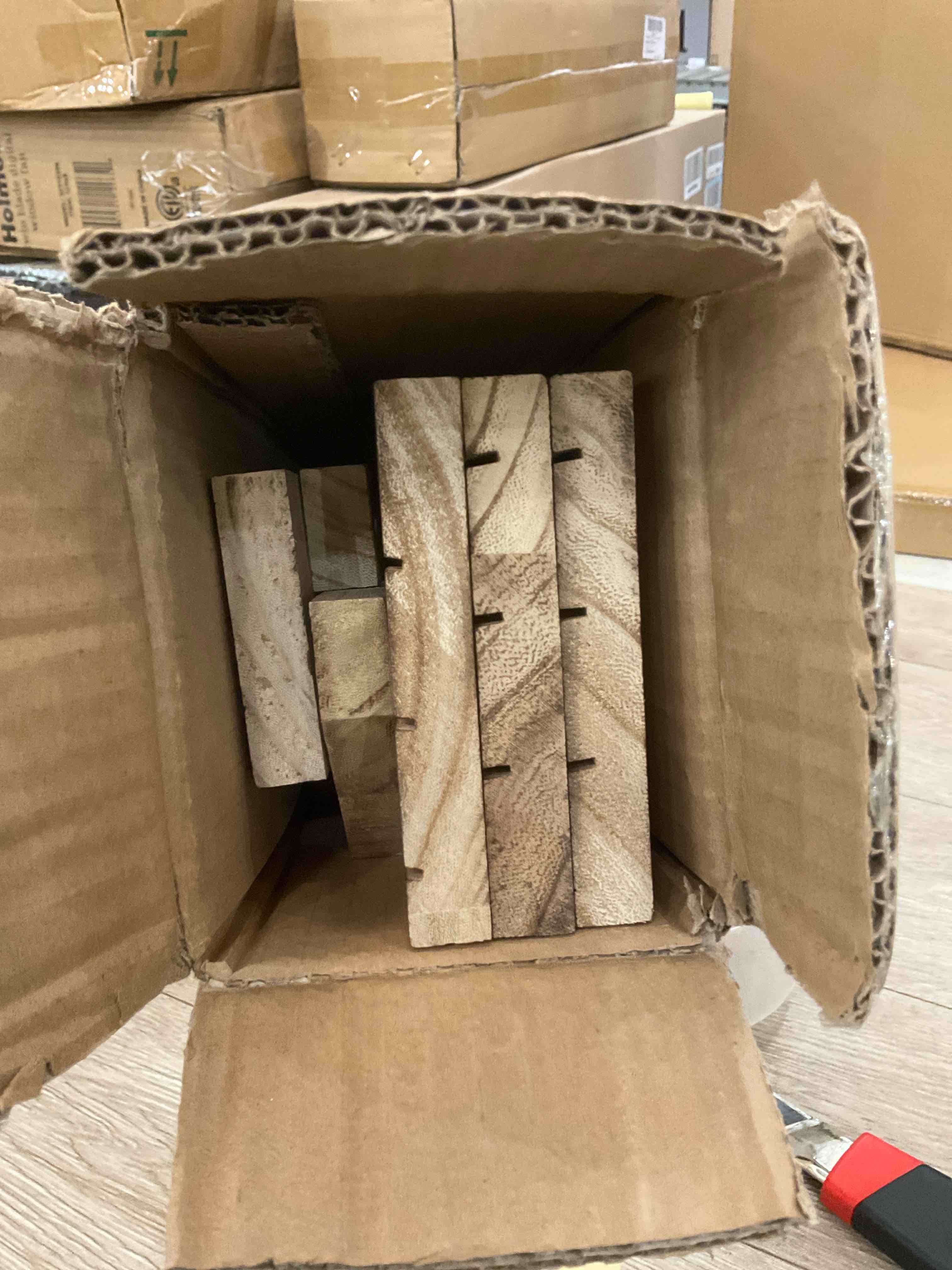 https://s3.amazonaws.com/lotting-images-prod/BargainHunt/EXS01439294_1719337289967.jpeg