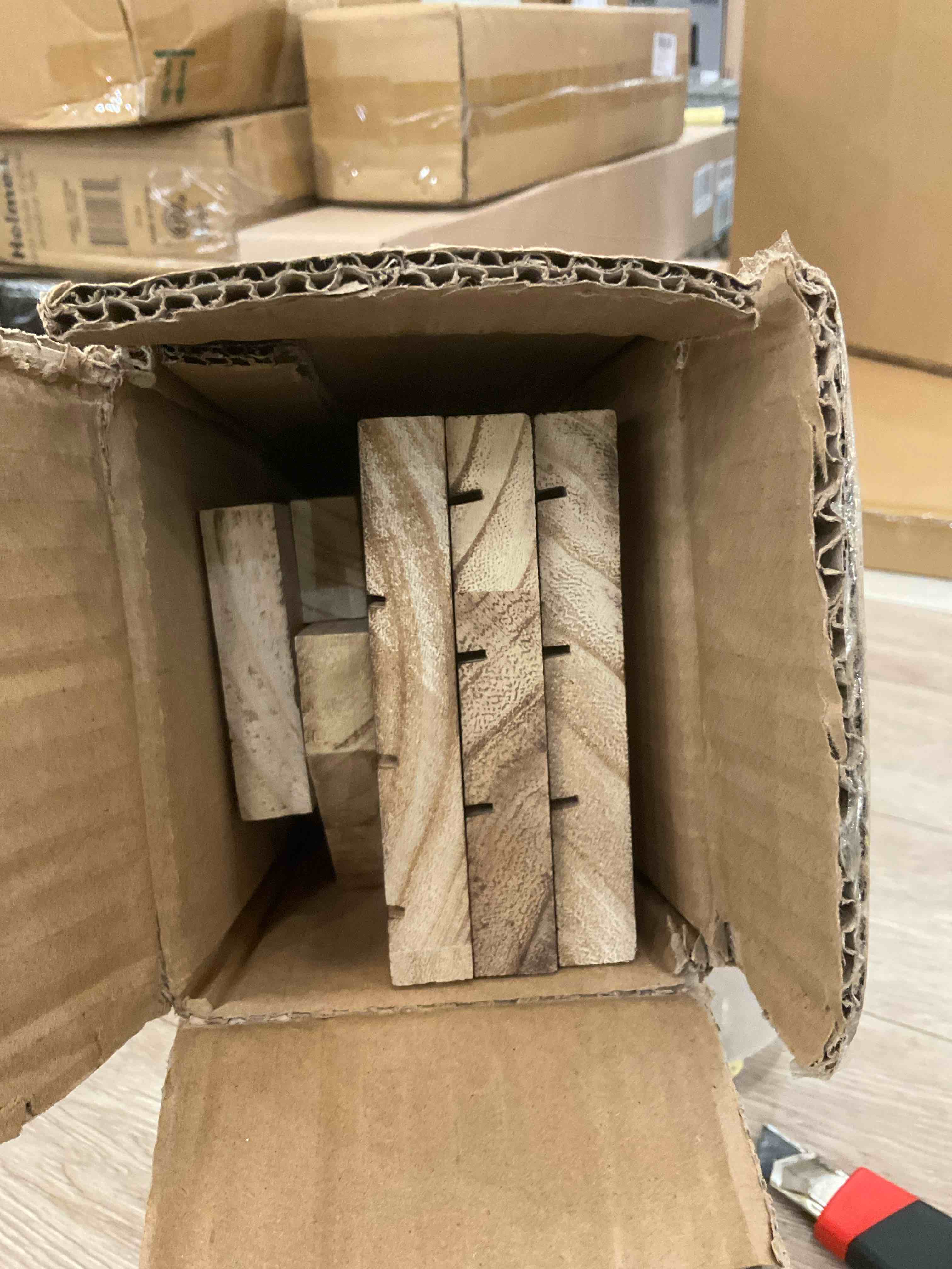 https://s3.amazonaws.com/lotting-images-prod/BargainHunt/EXS01439294_1719337290956.jpeg