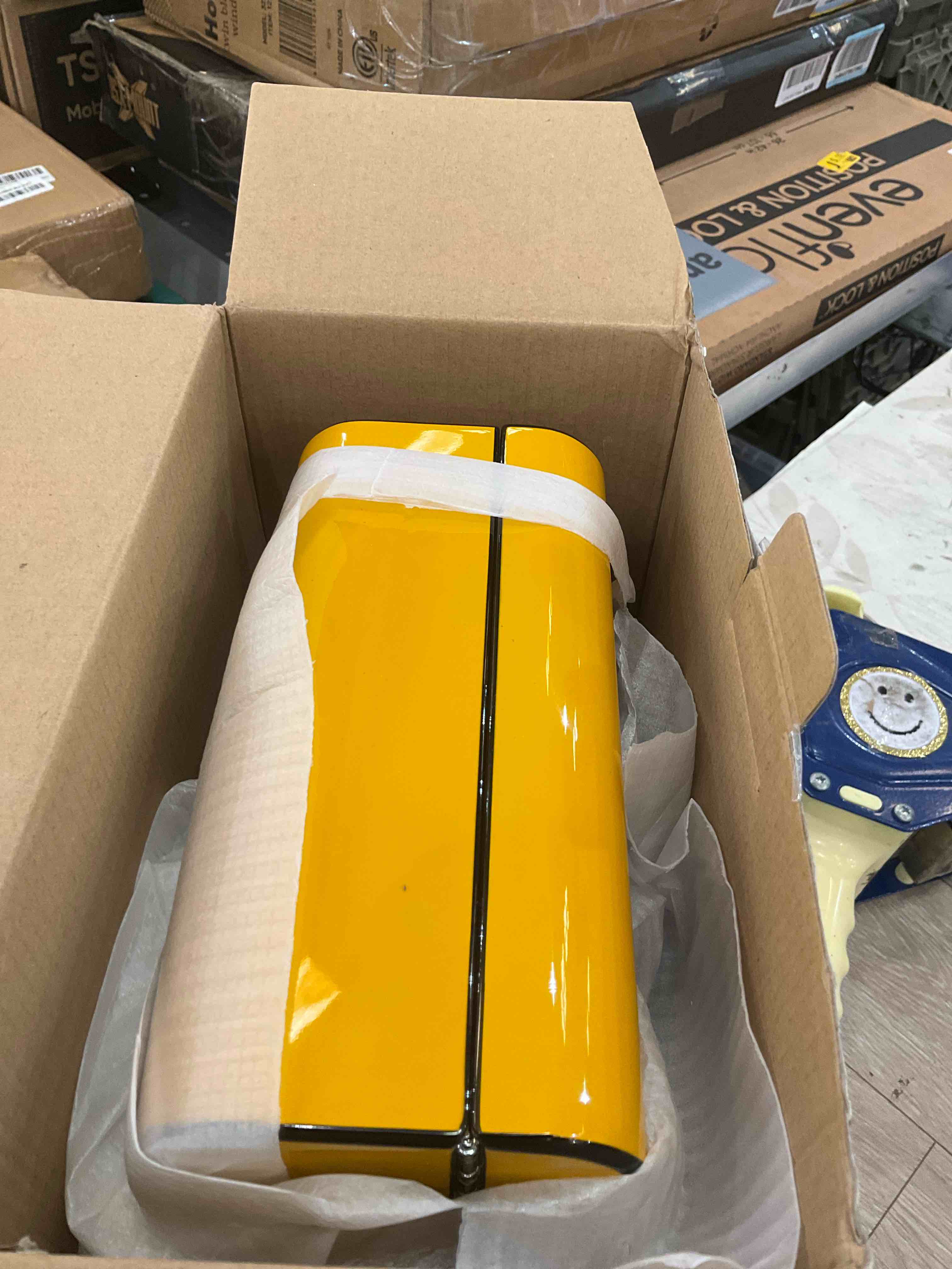 https://s3.amazonaws.com/lotting-images-prod/BargainHunt/EXS01439305_1719339835323.jpeg