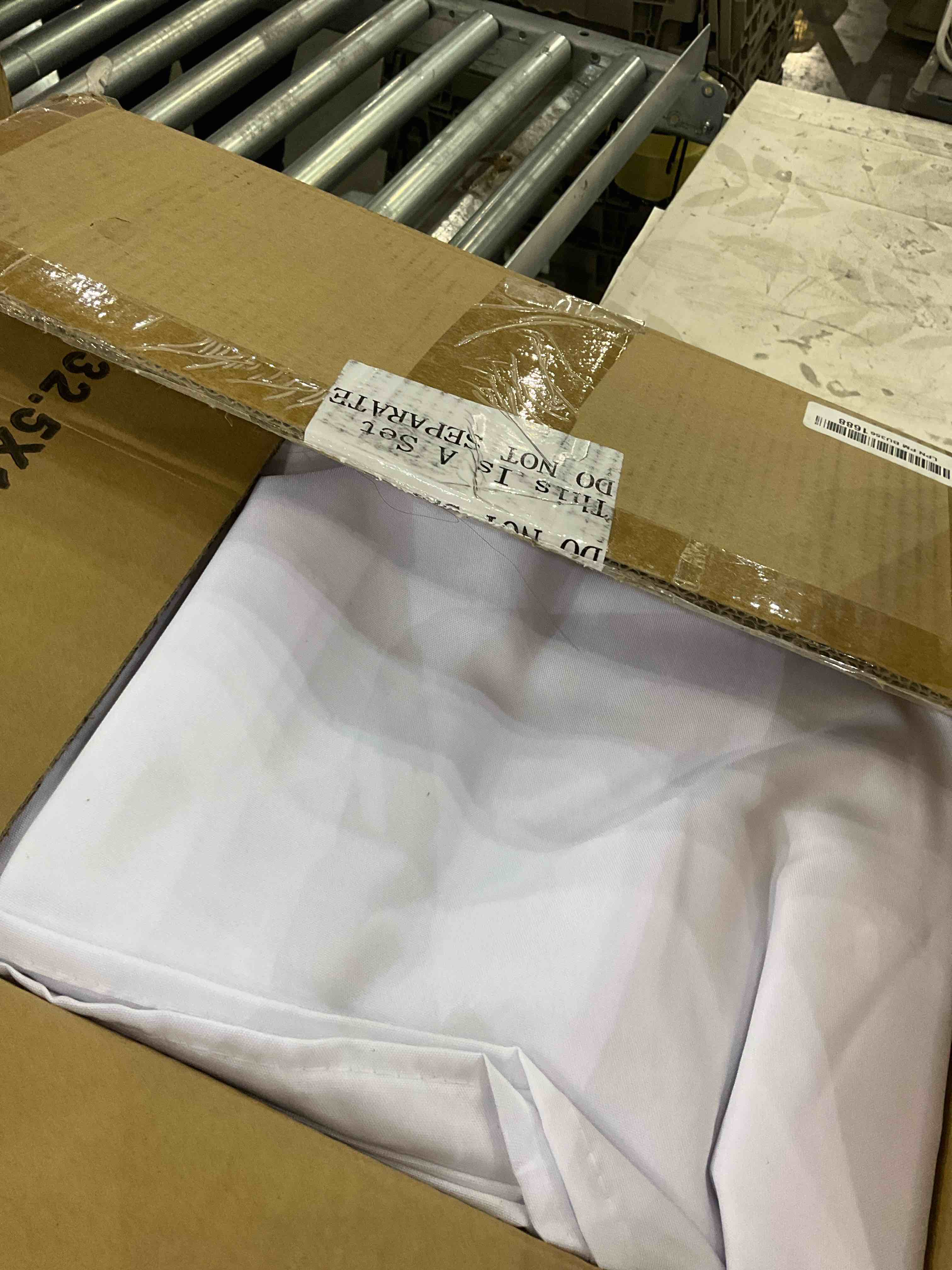 https://s3.amazonaws.com/lotting-images-prod/BargainHunt/EXS01439345_1719401828760.jpeg
