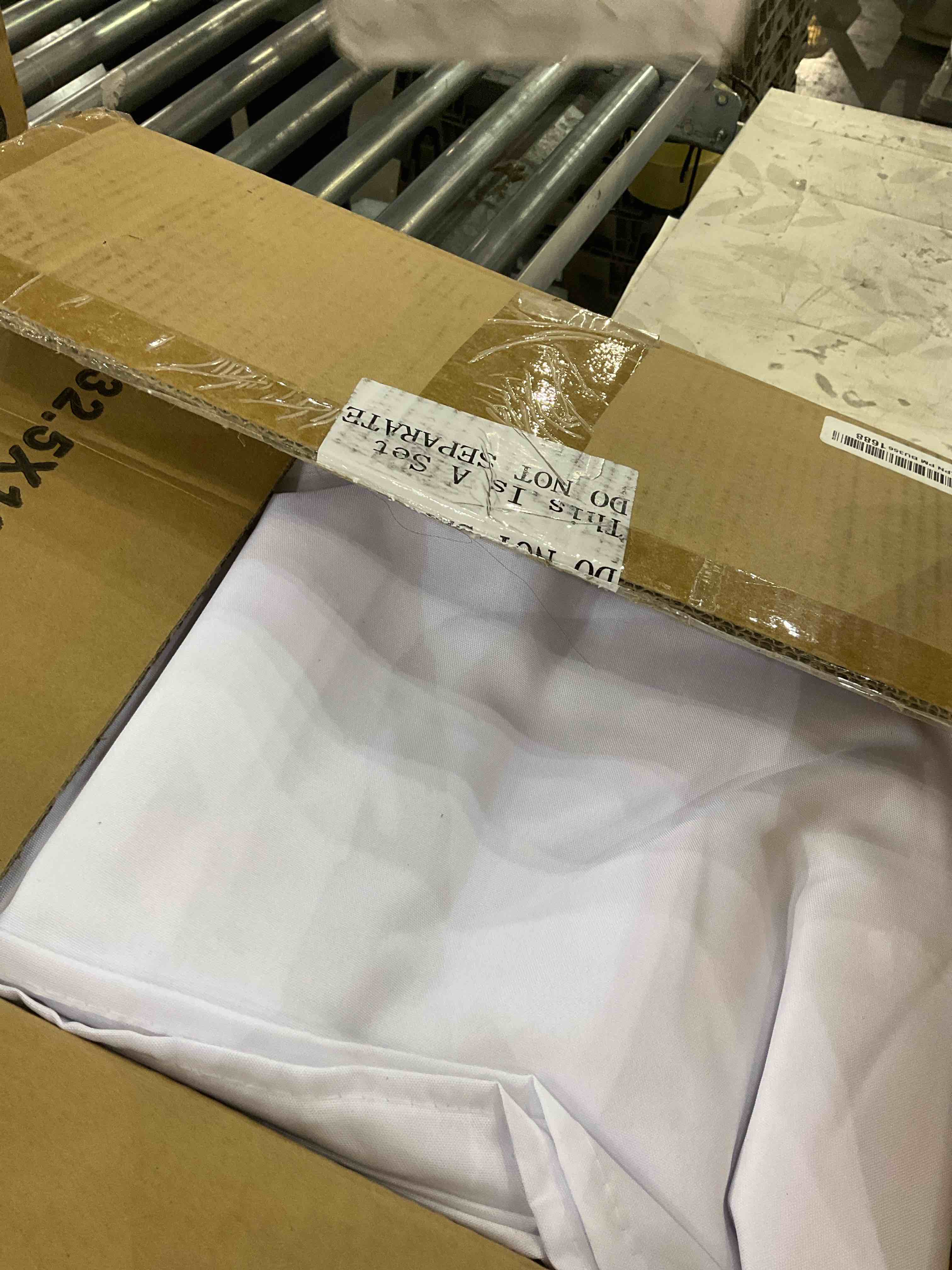 https://s3.amazonaws.com/lotting-images-prod/BargainHunt/EXS01439345_1719401829634.jpeg