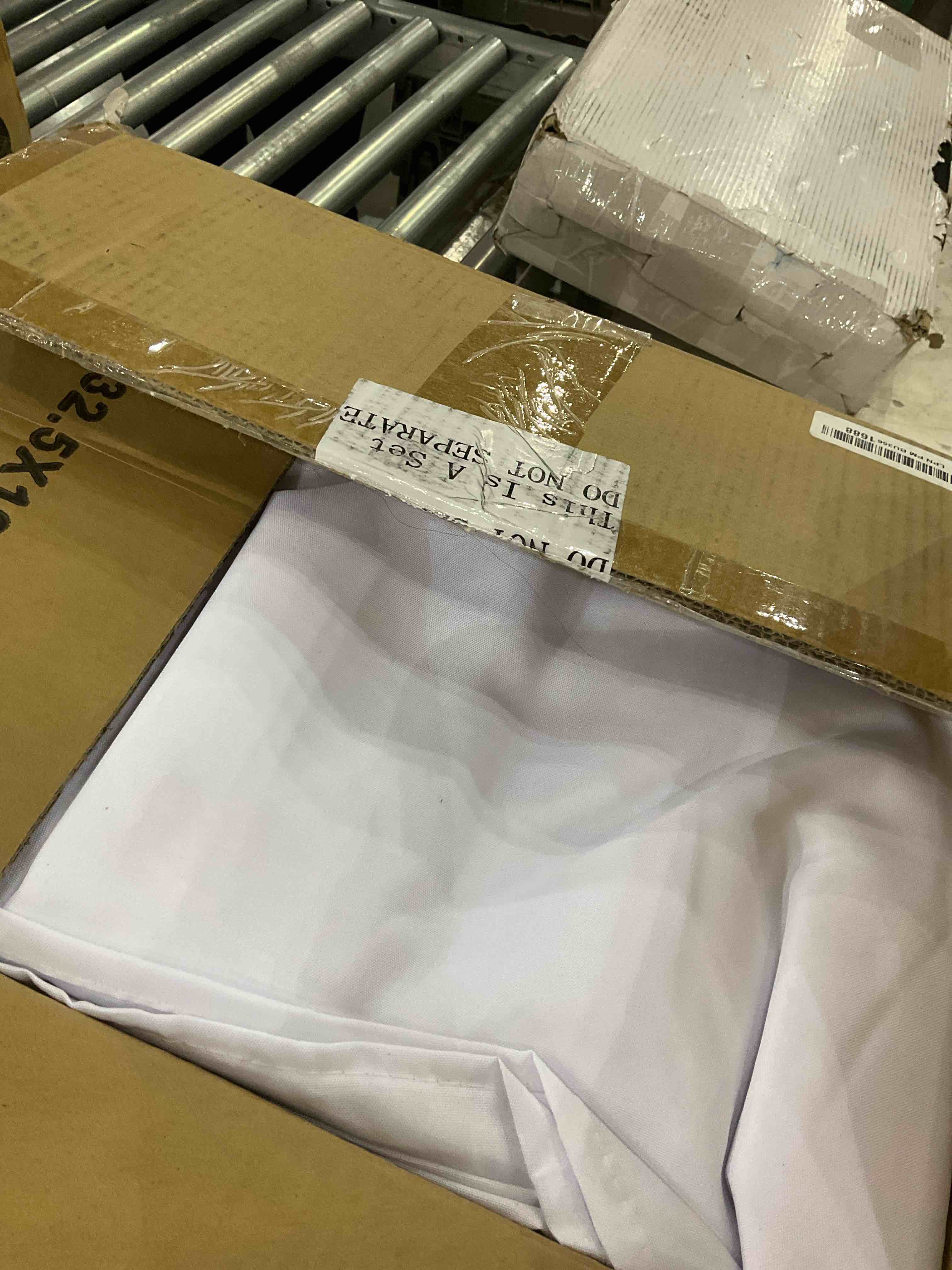 https://s3.amazonaws.com/lotting-images-prod/BargainHunt/EXS01439345_1719401830721.jpeg