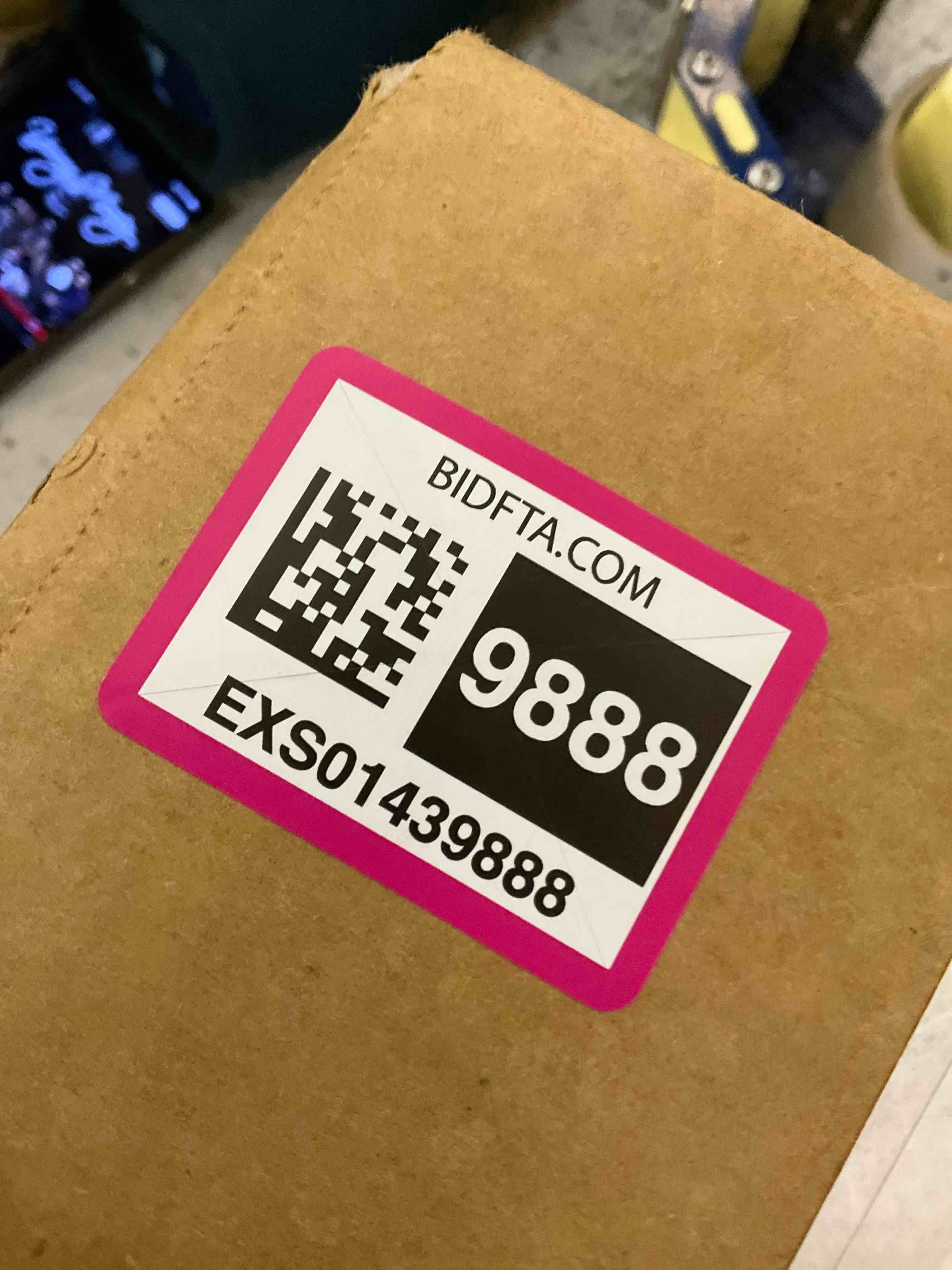 https://s3.amazonaws.com/lotting-images-prod/BargainHunt/EXS01439888_1719416726042.jpeg