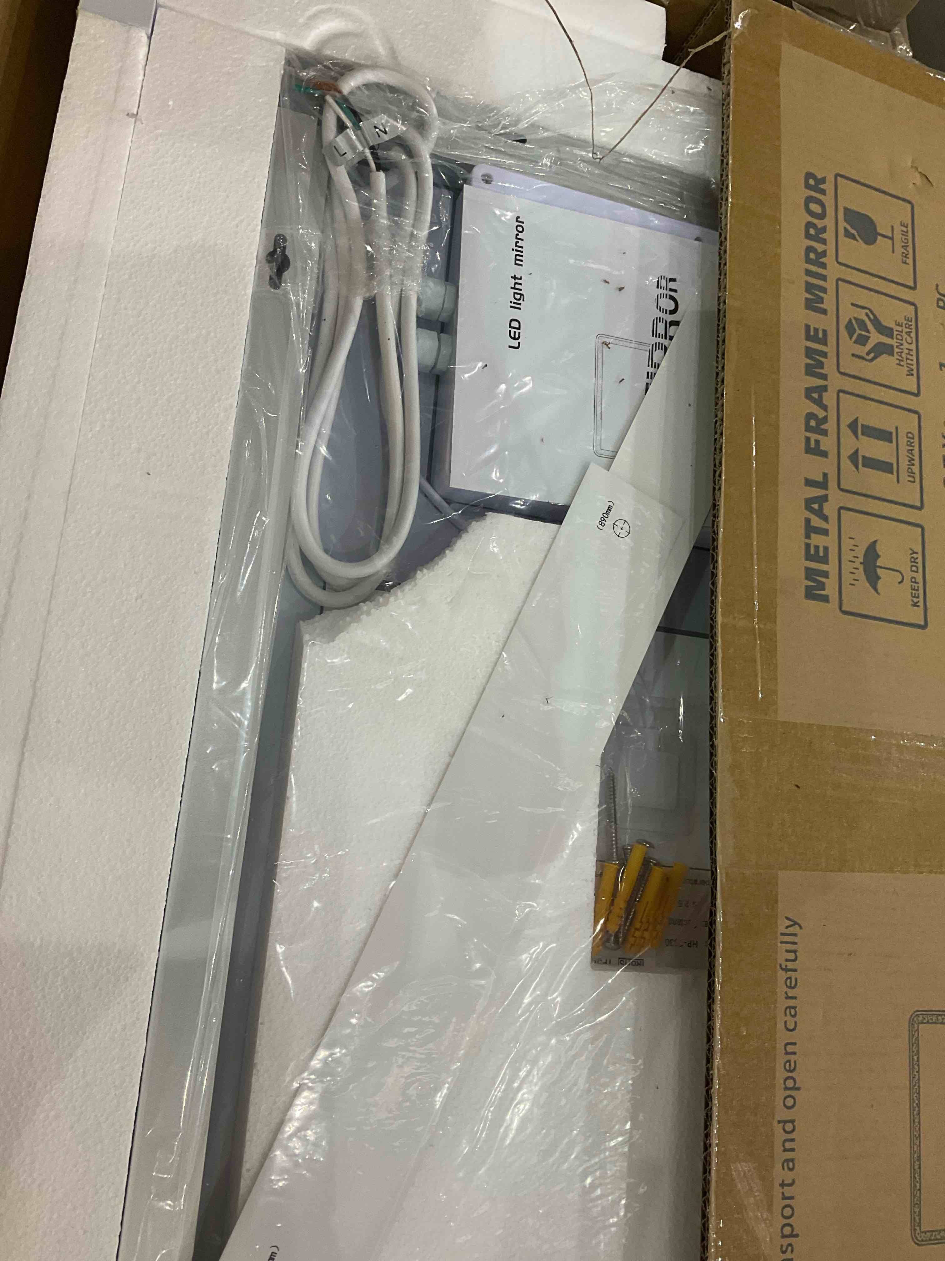 https://s3.amazonaws.com/lotting-images-prod/BargainHunt/EXS01440045_1717500758749.jpeg