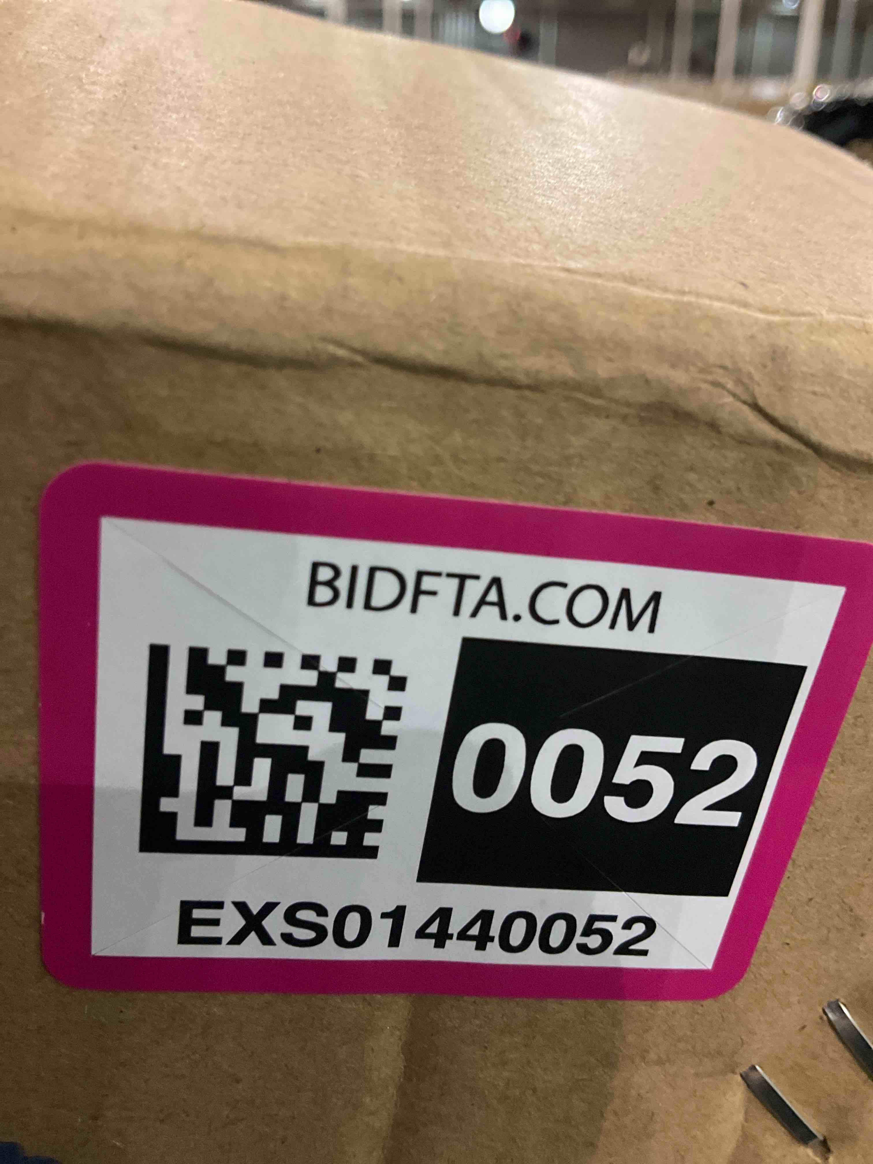 https://s3.amazonaws.com/lotting-images-prod/BargainHunt/EXS01440052_1717502142472.jpeg