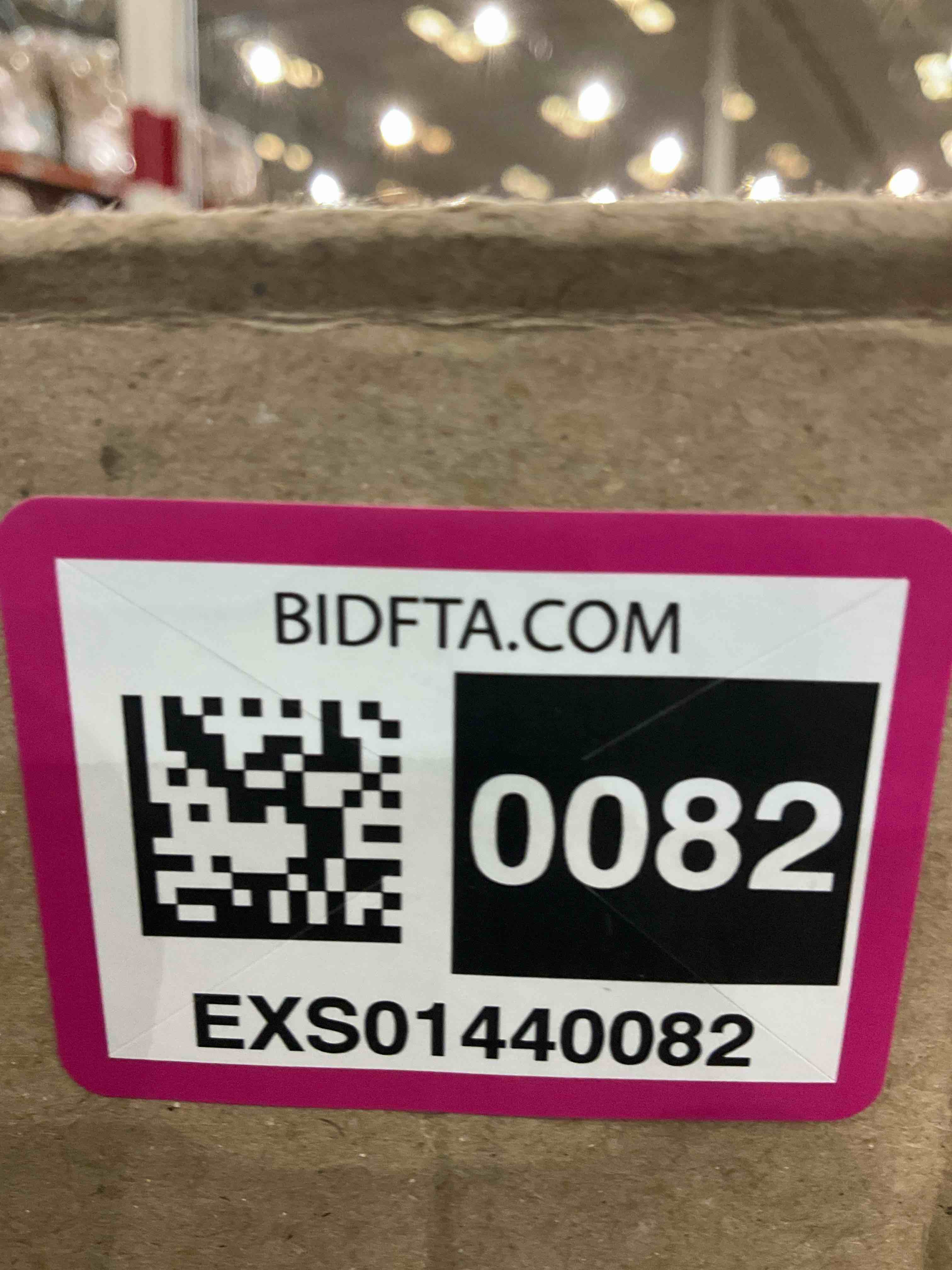 https://s3.amazonaws.com/lotting-images-prod/BargainHunt/EXS01440082_1717509879861.jpeg