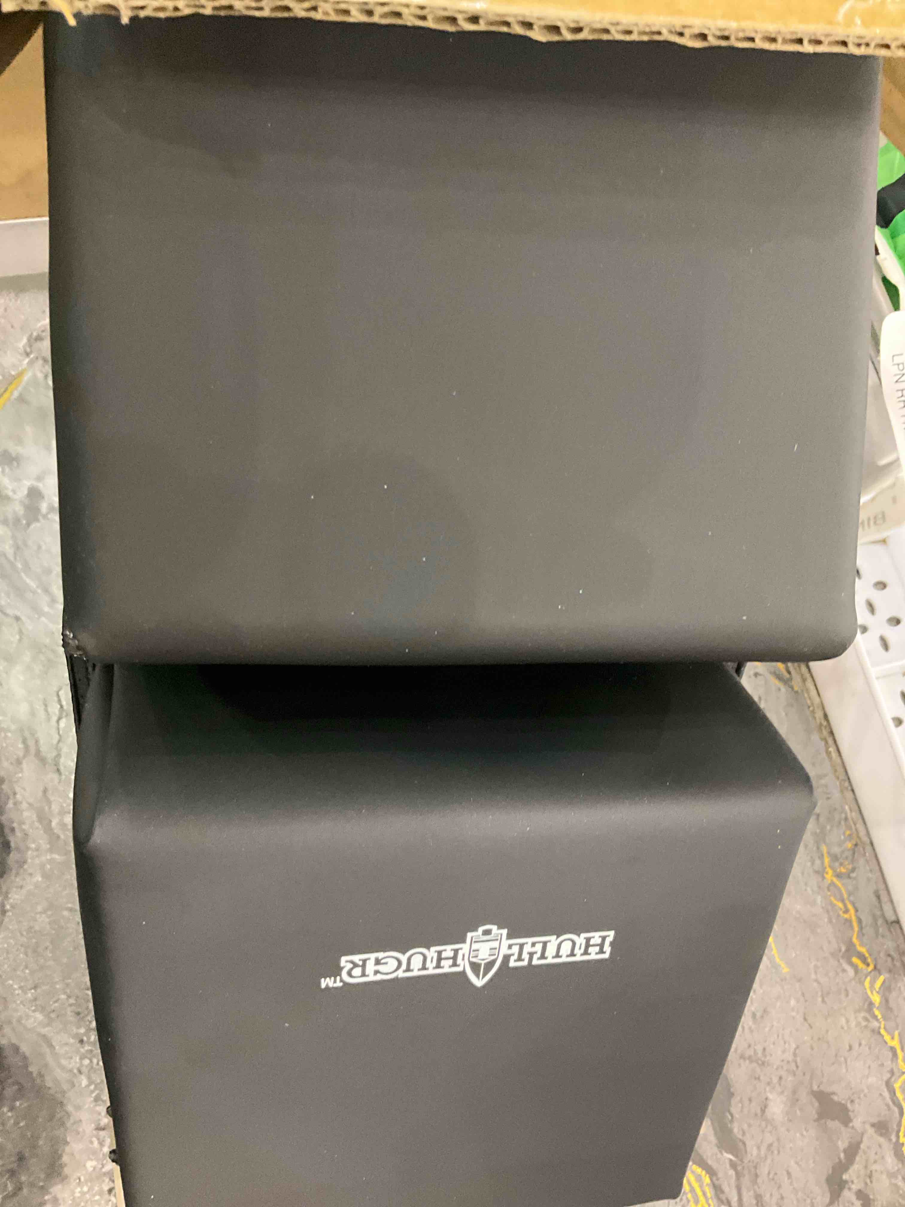 https://s3.amazonaws.com/lotting-images-prod/BargainHunt/EXS01440096_1717512430598.jpeg