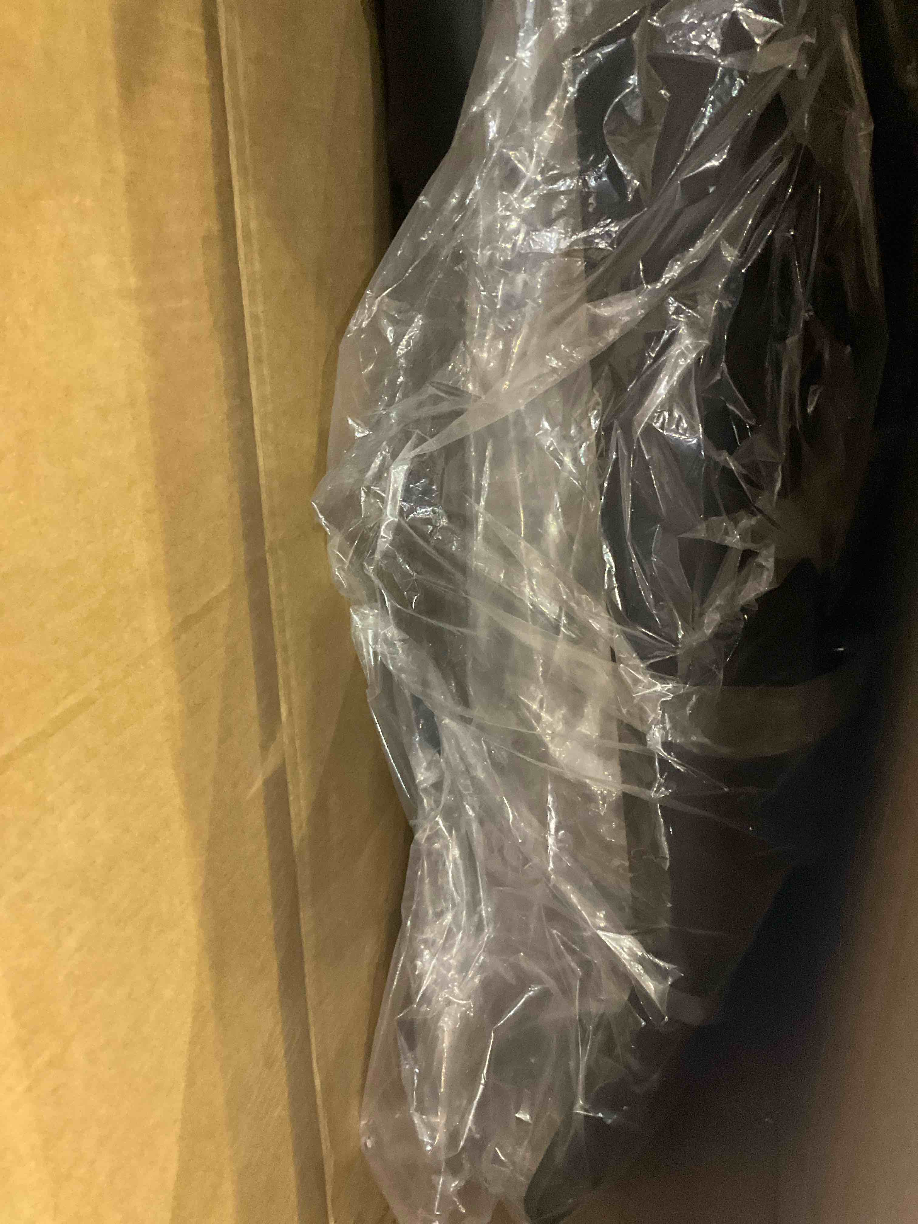 https://s3.amazonaws.com/lotting-images-prod/BargainHunt/EXS01440159_1717587713776.jpeg