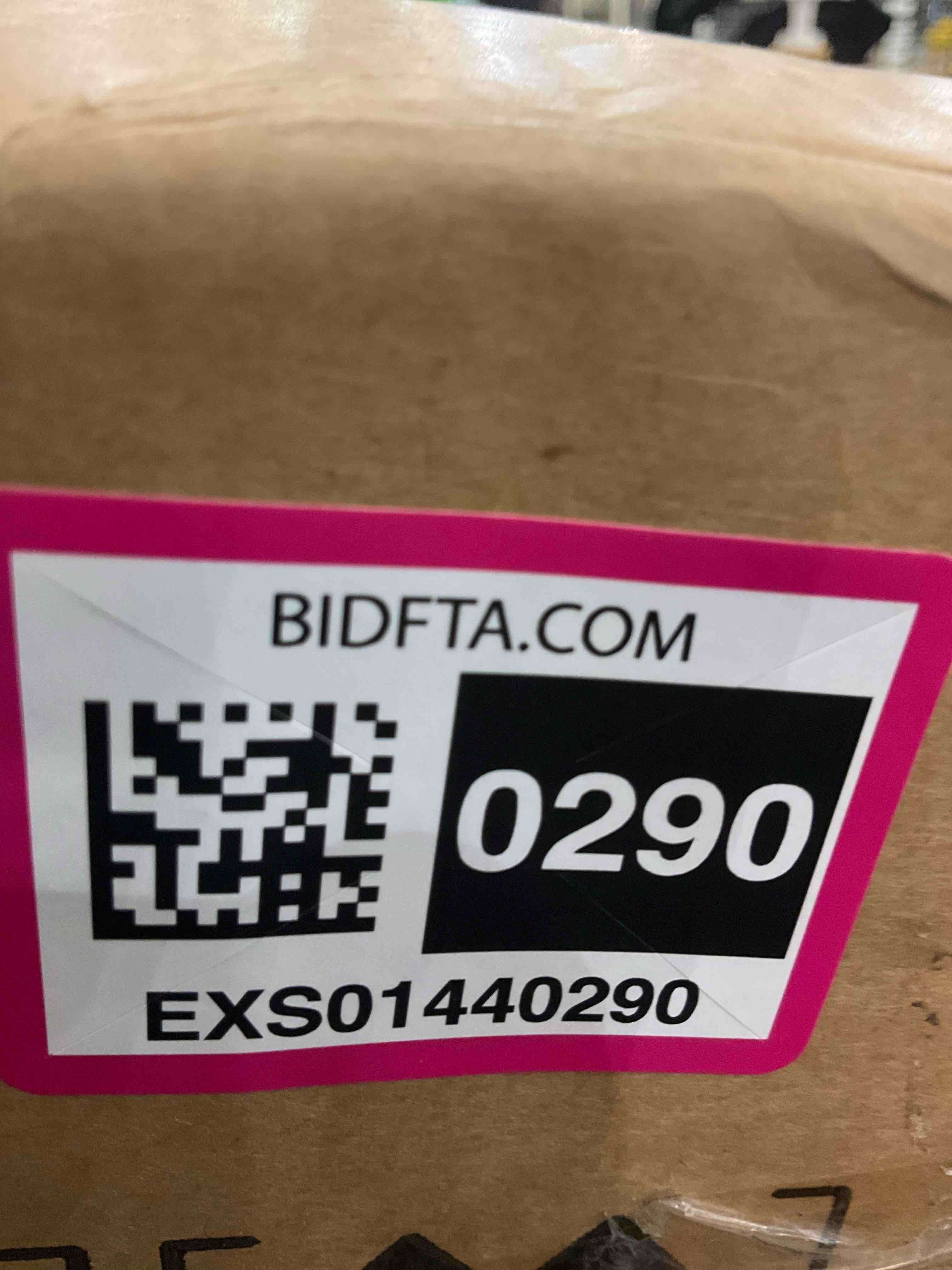 https://s3.amazonaws.com/lotting-images-prod/BargainHunt/EXS01440290_1717687901540.jpeg