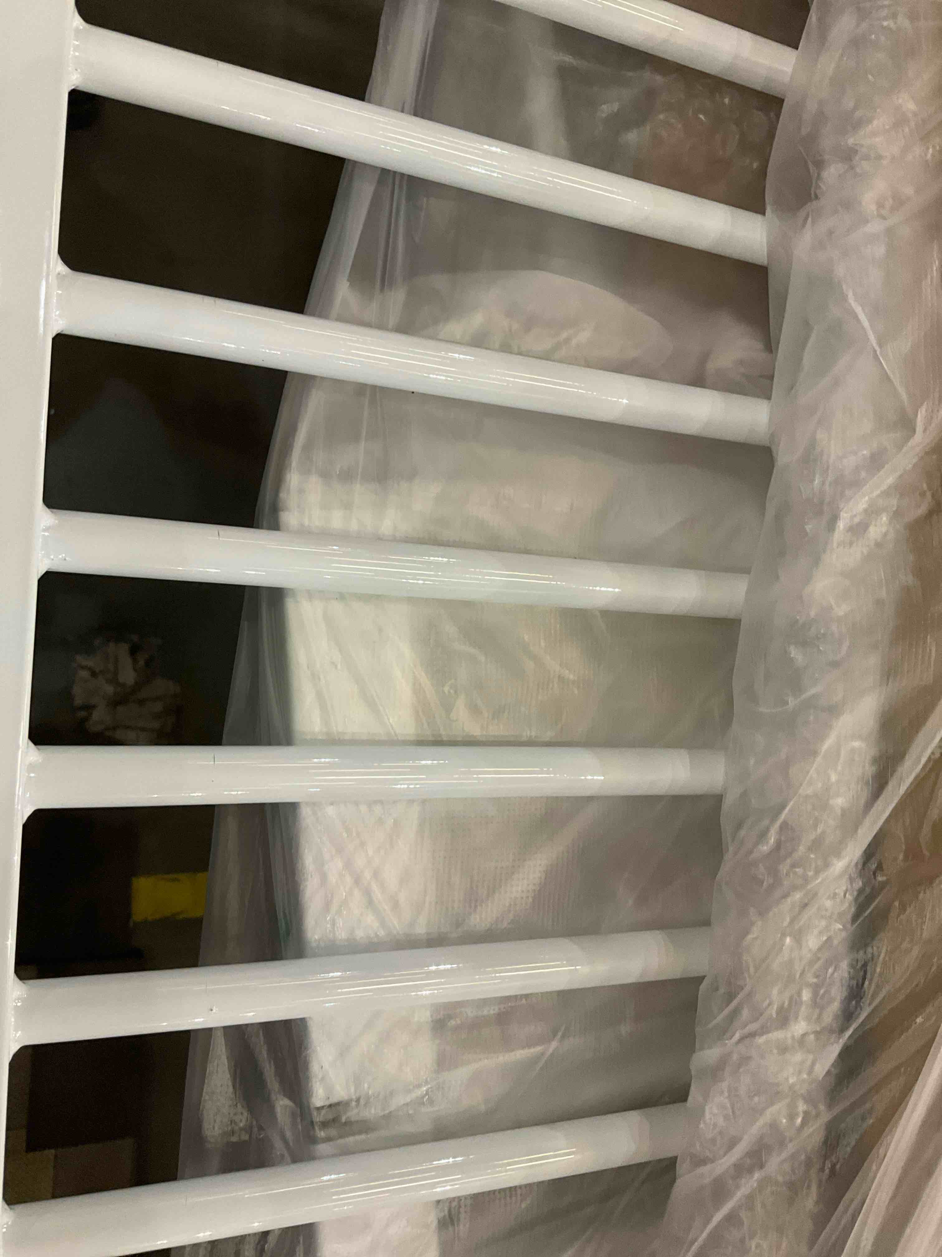 https://s3.amazonaws.com/lotting-images-prod/BargainHunt/EXS01440359_1717769542062.jpeg