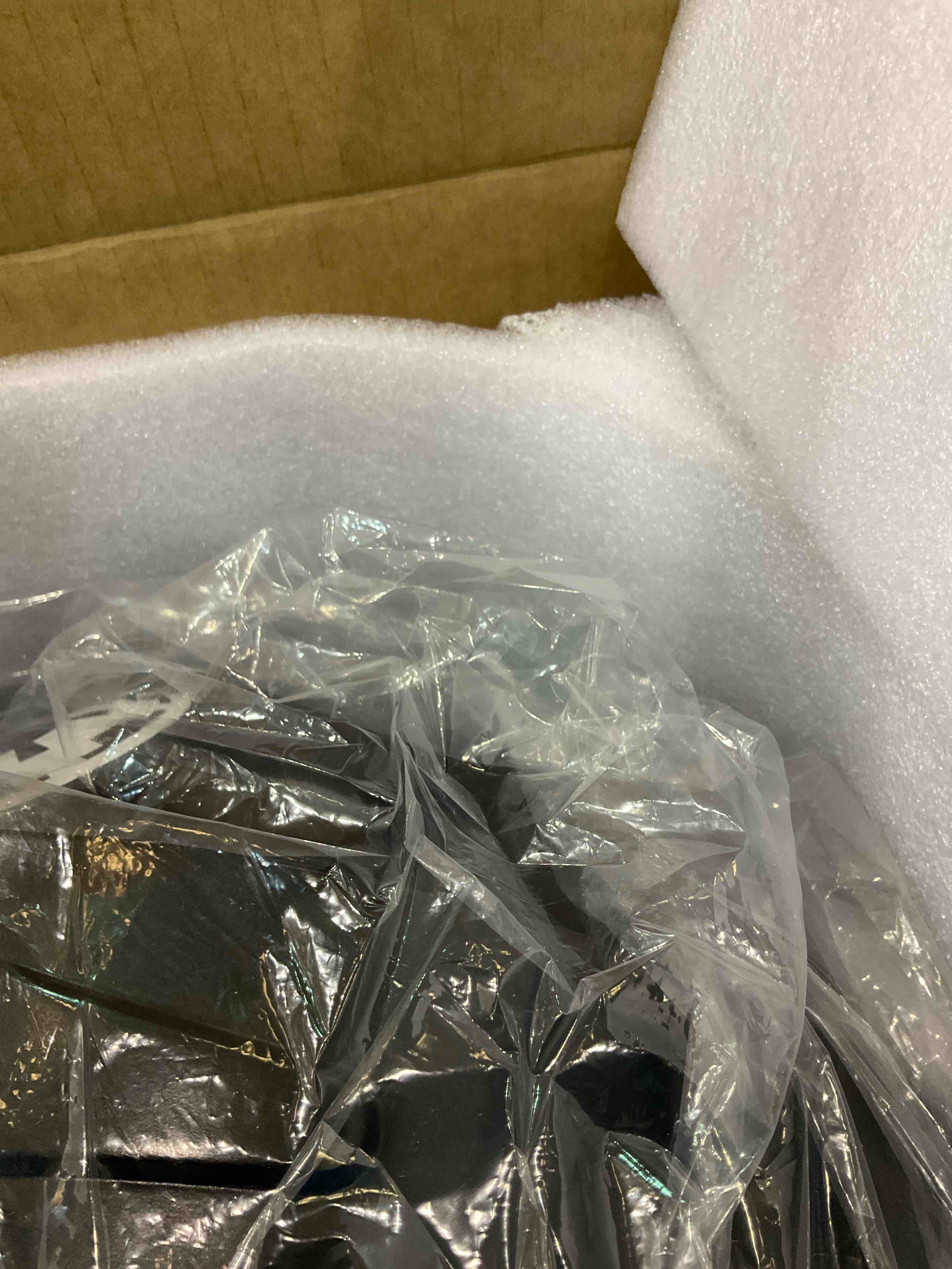 https://s3.amazonaws.com/lotting-images-prod/BargainHunt/EXS01440613_1717511414352.jpeg