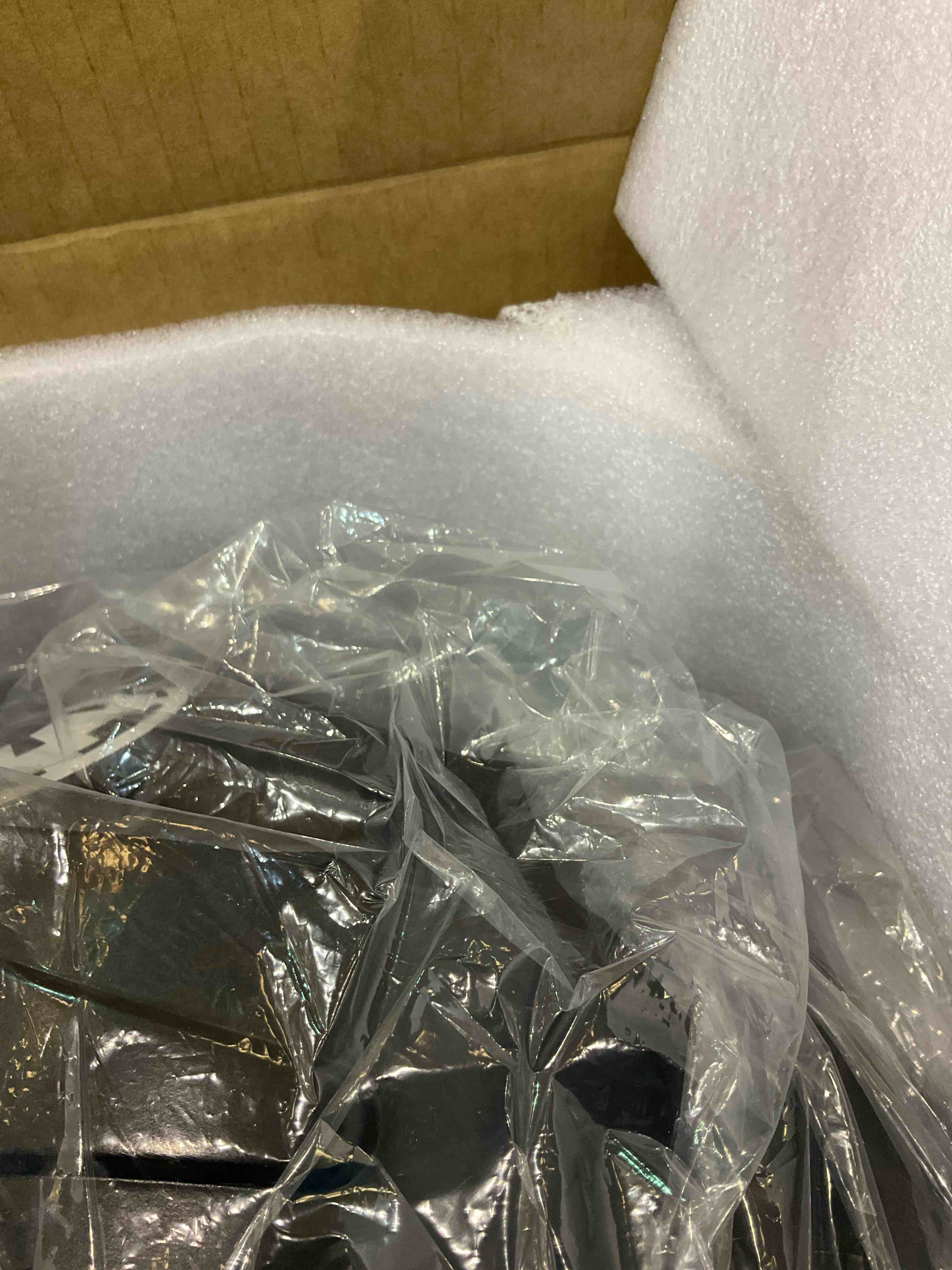 https://s3.amazonaws.com/lotting-images-prod/BargainHunt/EXS01440613_1717511415361.jpeg