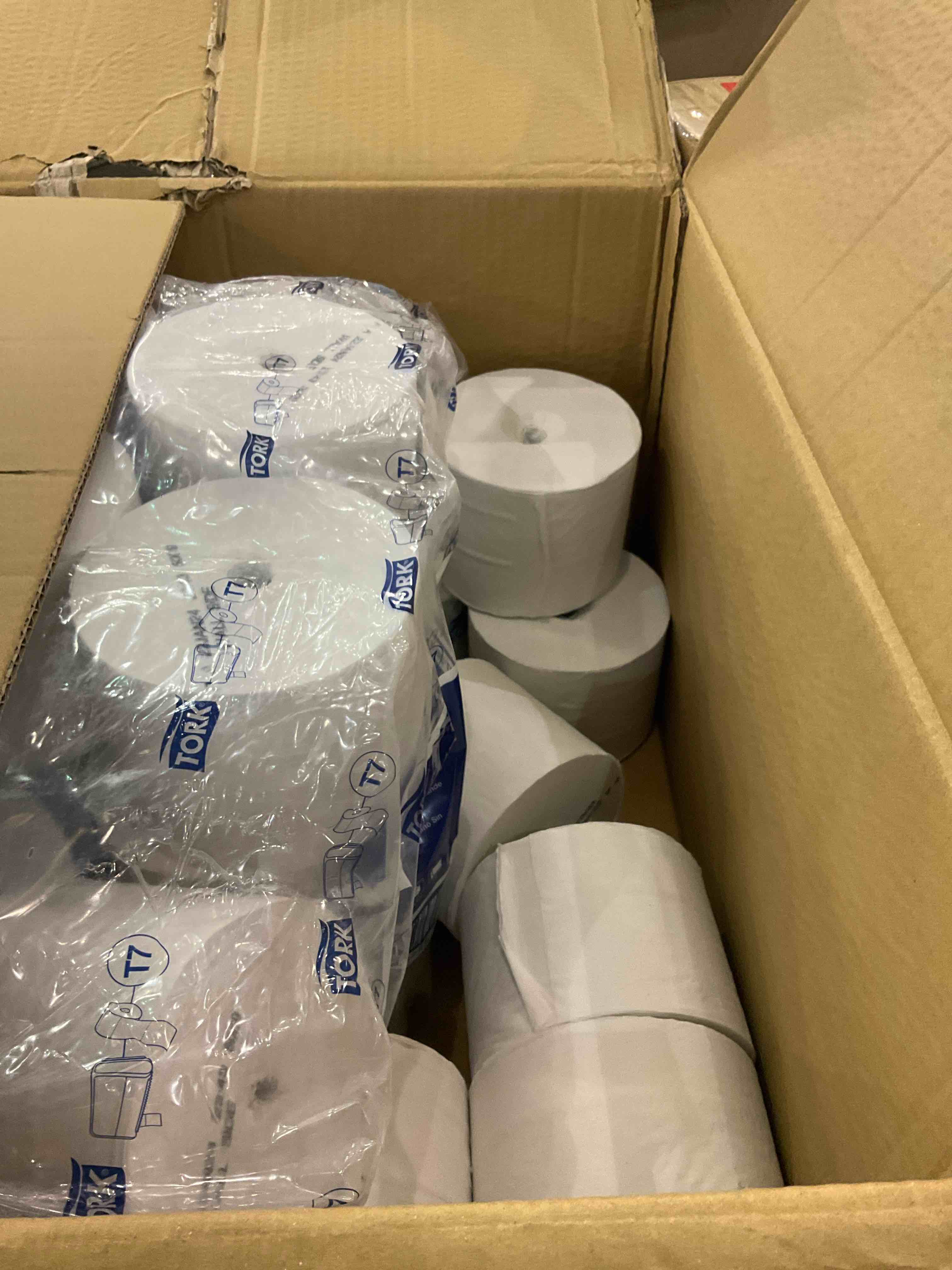 https://s3.amazonaws.com/lotting-images-prod/BargainHunt/EXS01440763_1717596669444.jpeg