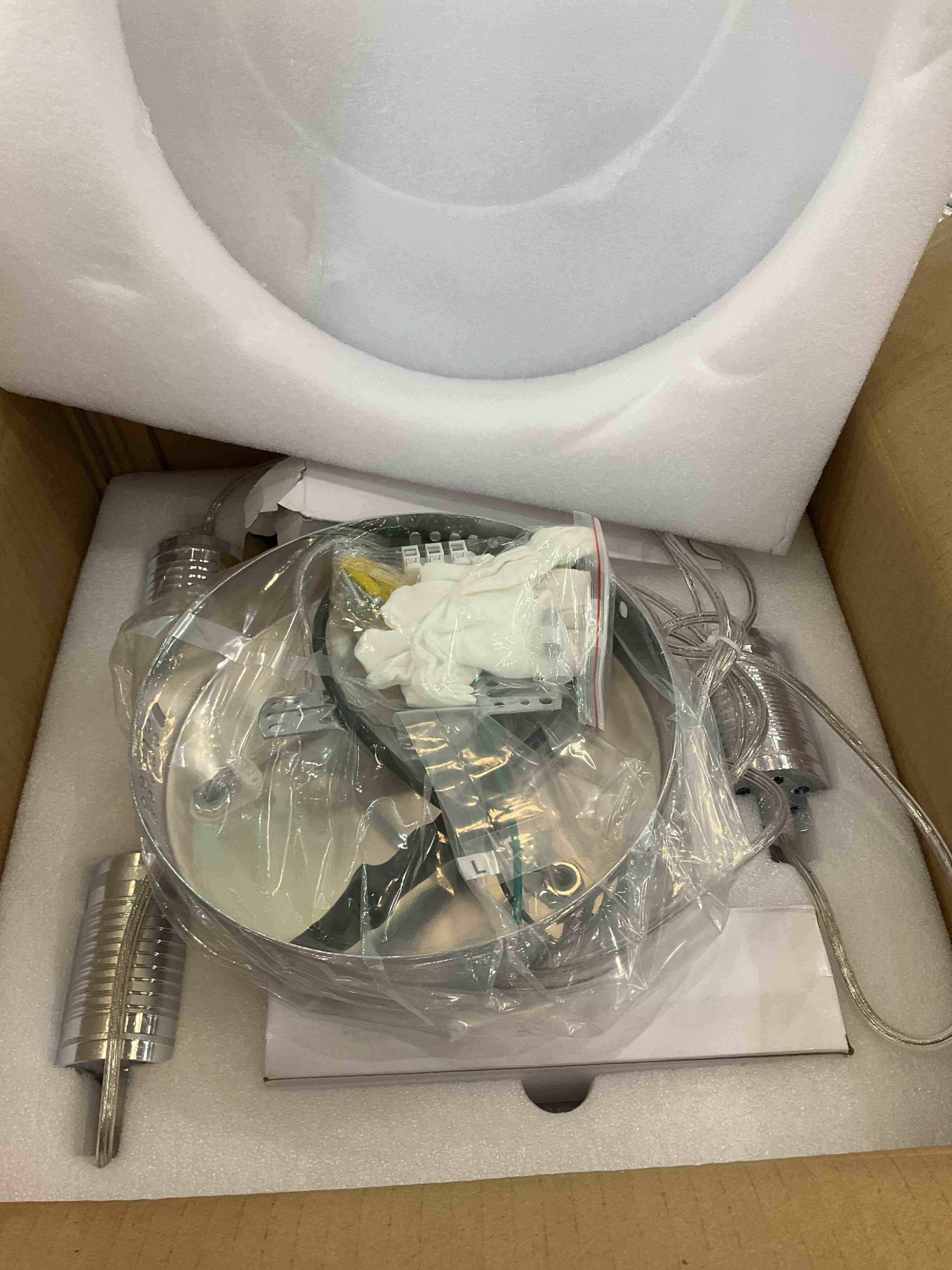 https://s3.amazonaws.com/lotting-images-prod/BargainHunt/EXS01440863_1717614254778.jpeg