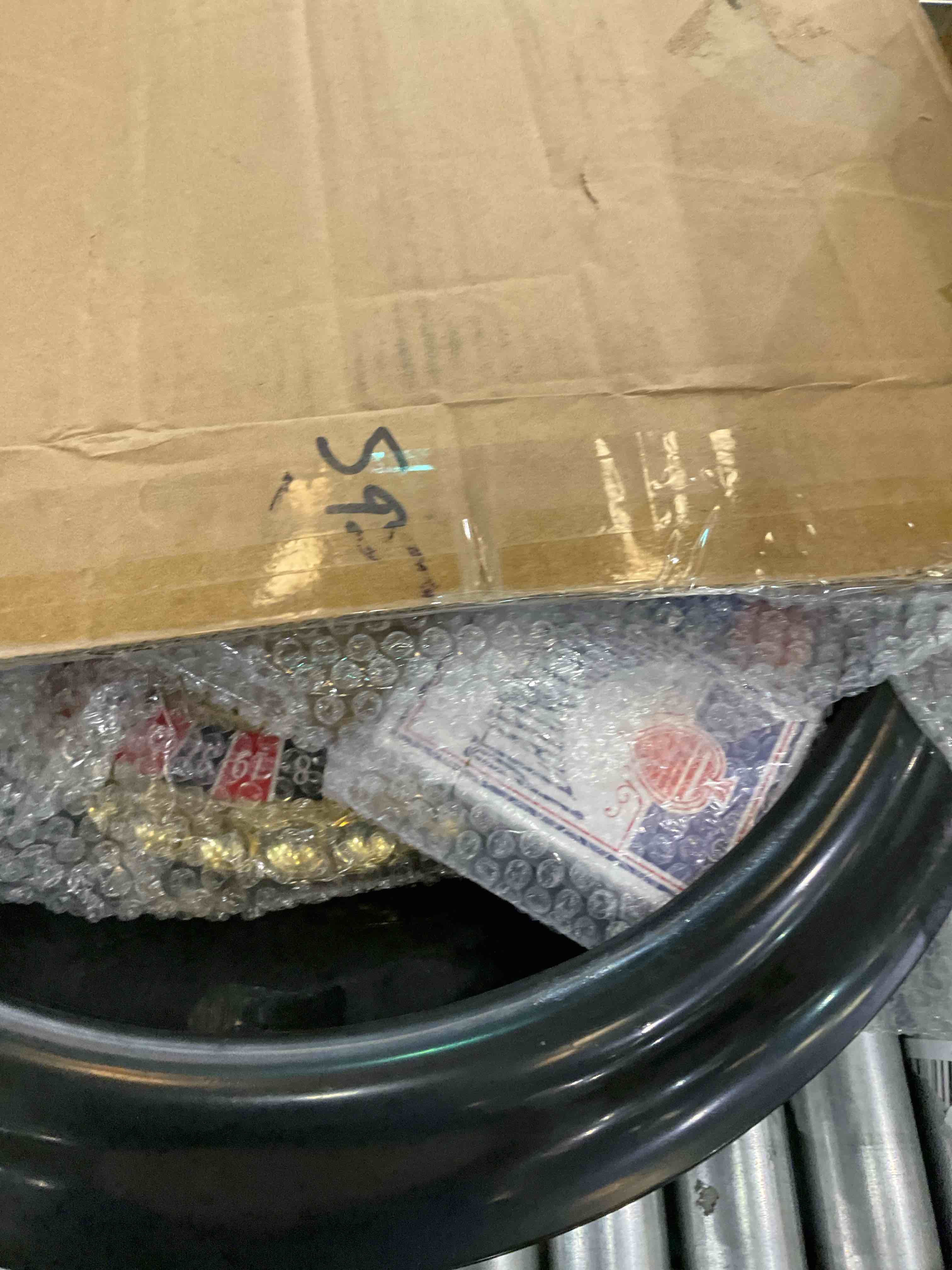 https://s3.amazonaws.com/lotting-images-prod/BargainHunt/EXS01440937_1717683347758.jpeg