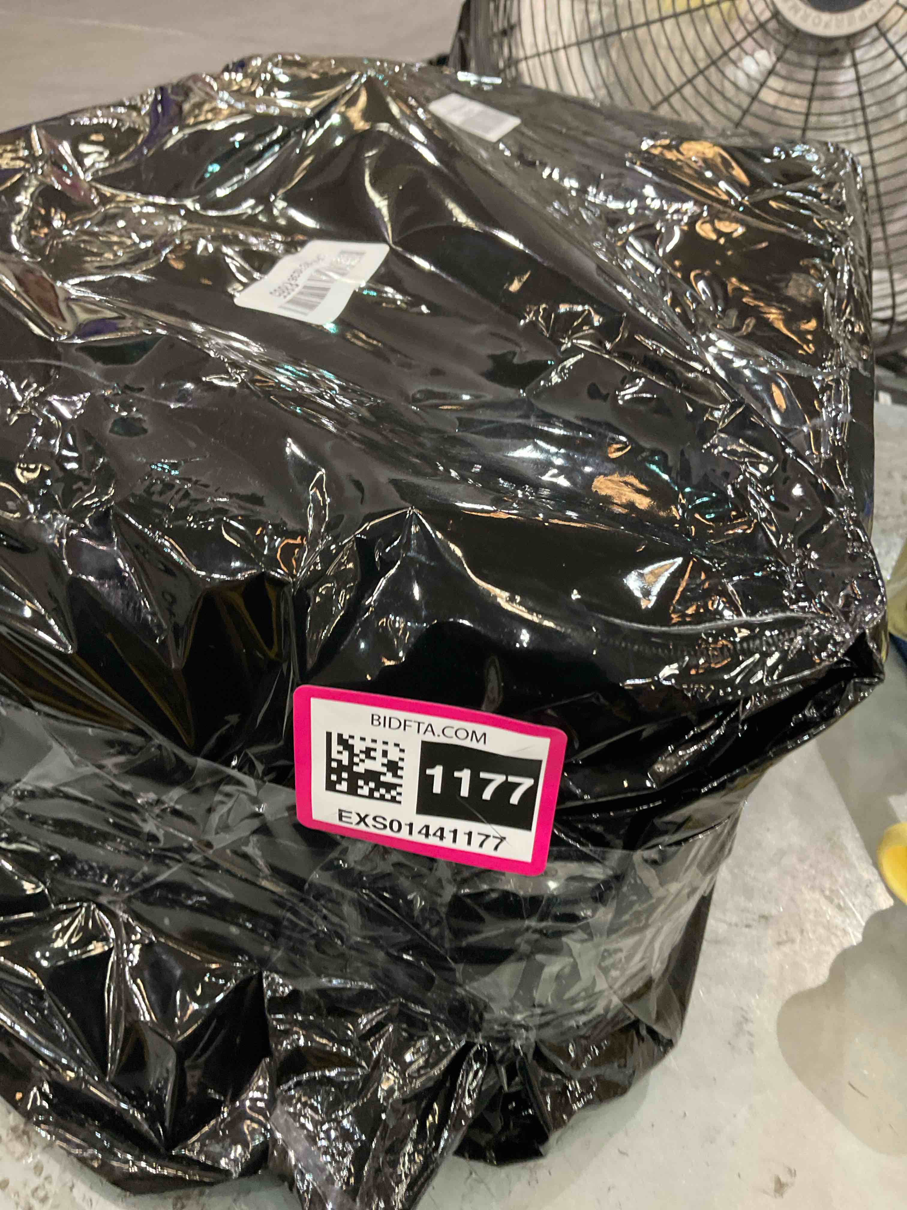 https://s3.amazonaws.com/lotting-images-prod/BargainHunt/EXS01441177_1718126247292.jpeg