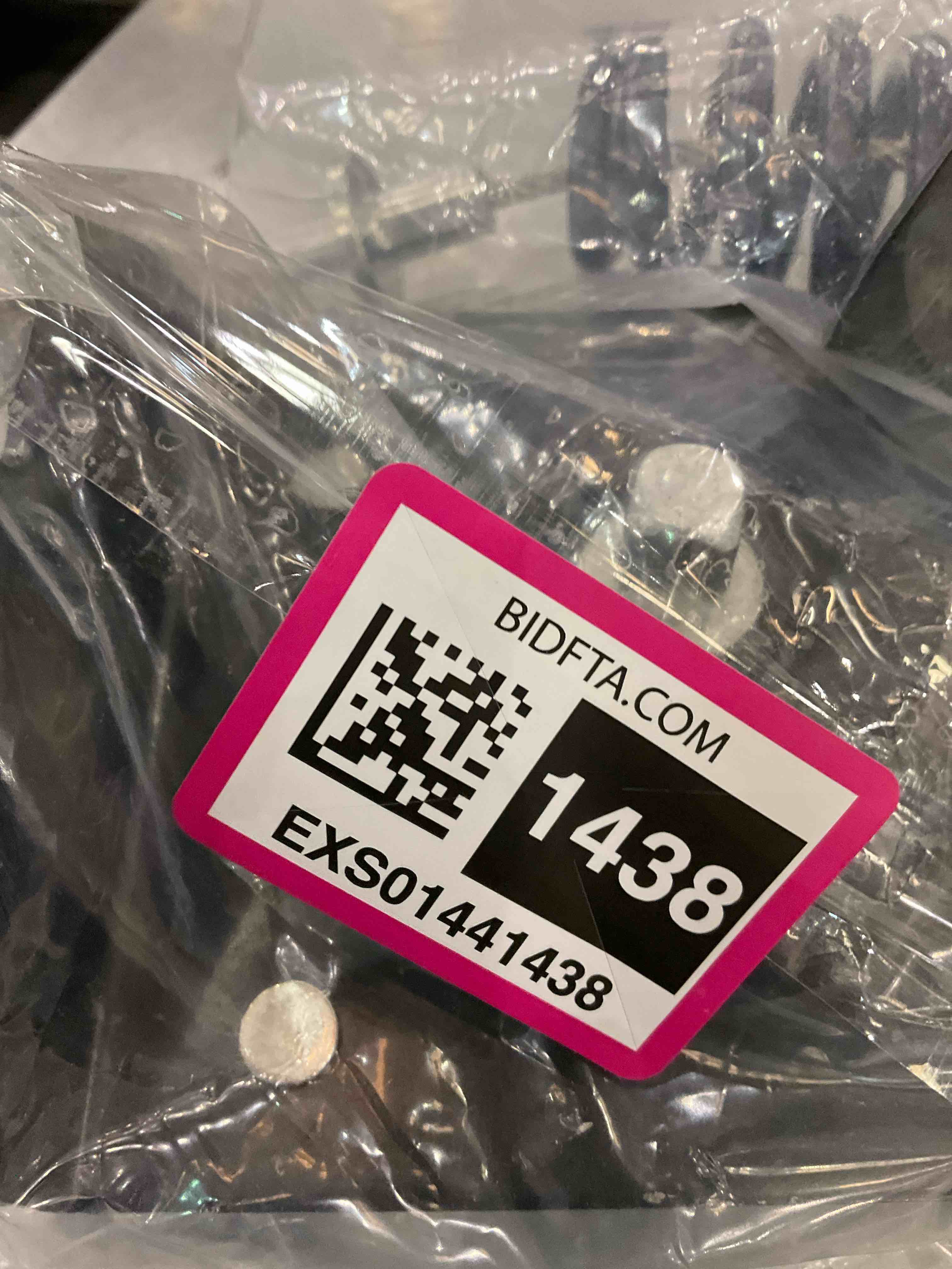 https://s3.amazonaws.com/lotting-images-prod/BargainHunt/EXS01441438_1718377466693.jpeg