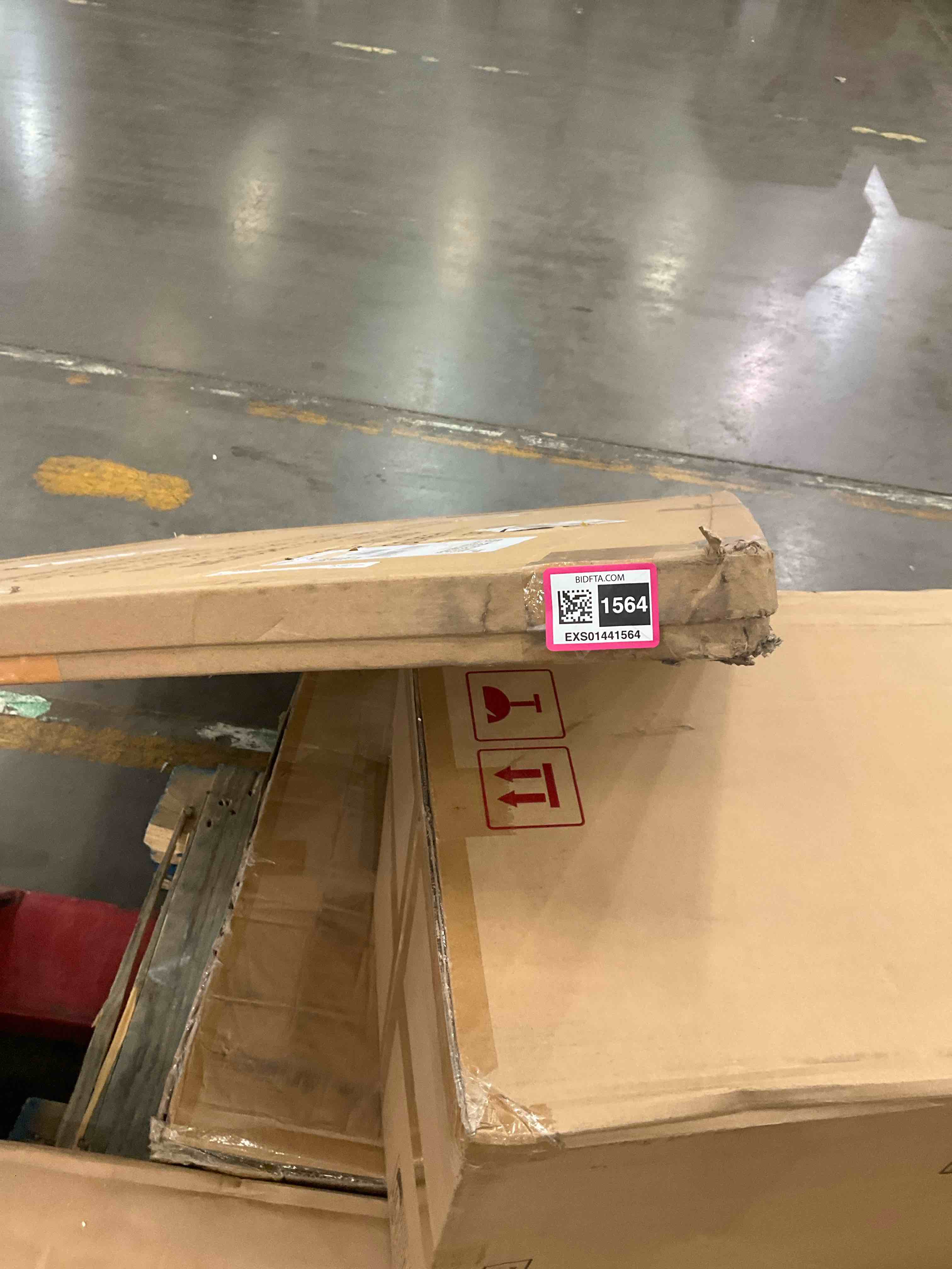 https://s3.amazonaws.com/lotting-images-prod/BargainHunt/EXS01441564_1717519221403.jpeg