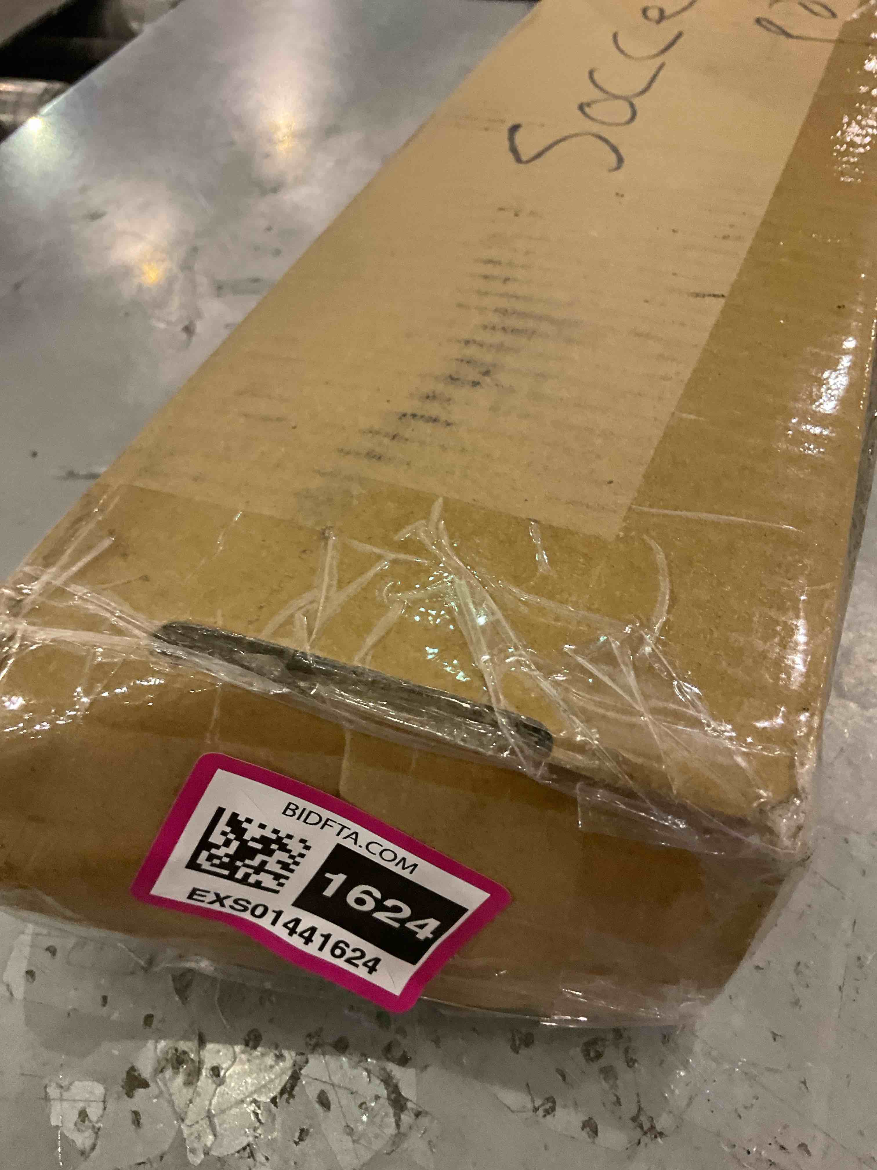 https://s3.amazonaws.com/lotting-images-prod/BargainHunt/EXS01441624_1717591432104.jpeg