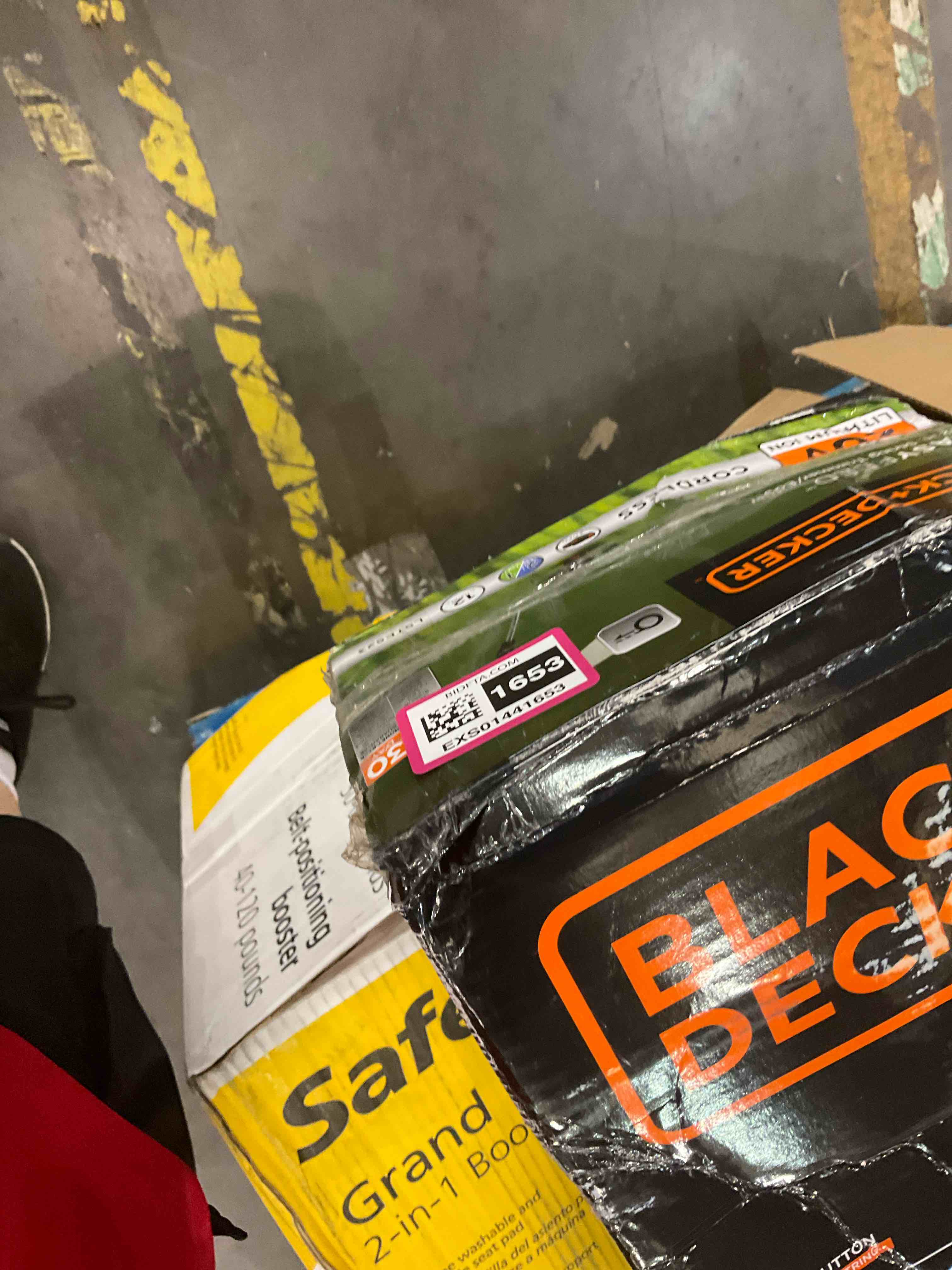 https://s3.amazonaws.com/lotting-images-prod/BargainHunt/EXS01441653_1717597867089.jpeg