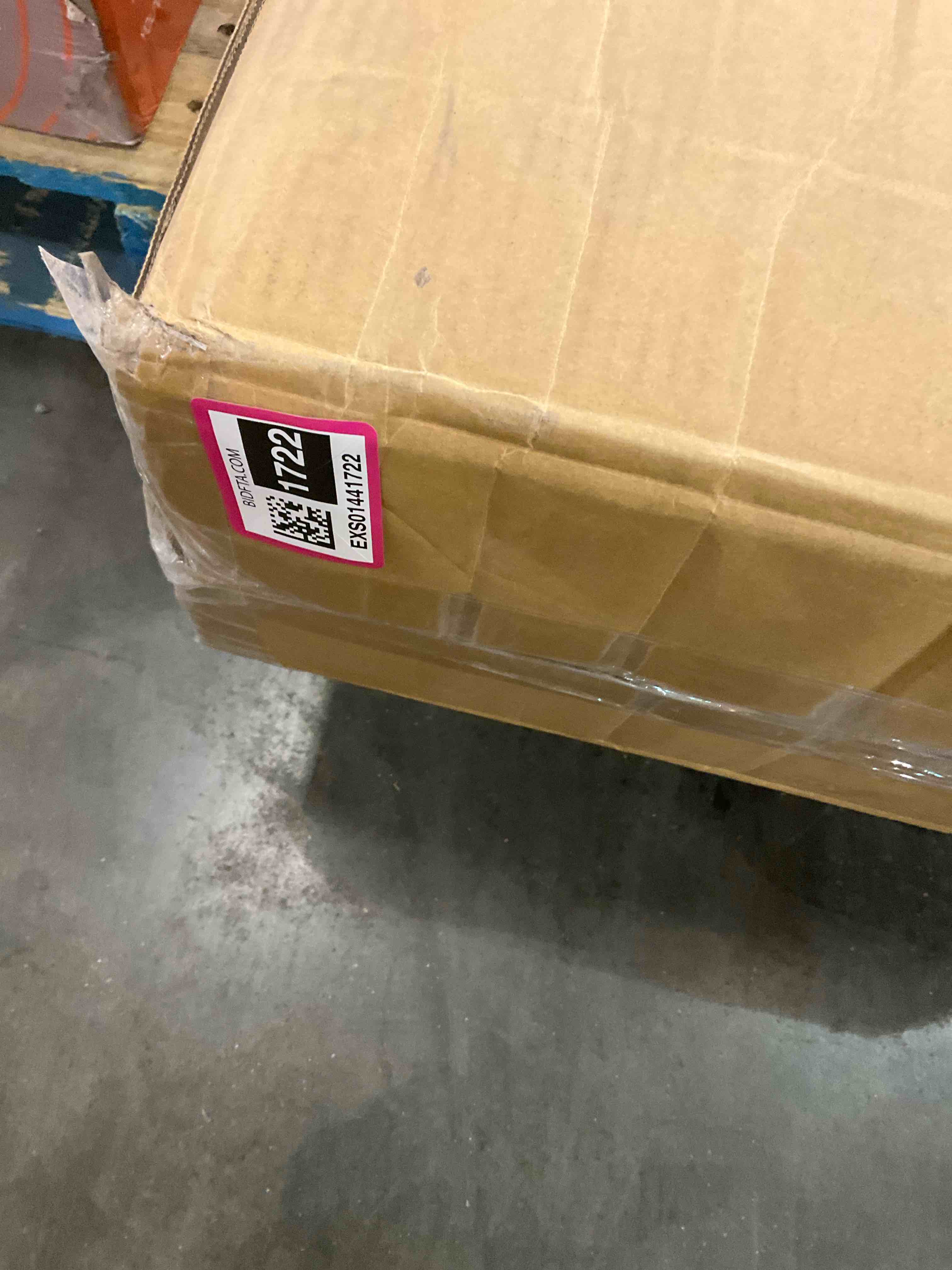 https://s3.amazonaws.com/lotting-images-prod/BargainHunt/EXS01441722_1717761987216.jpeg
