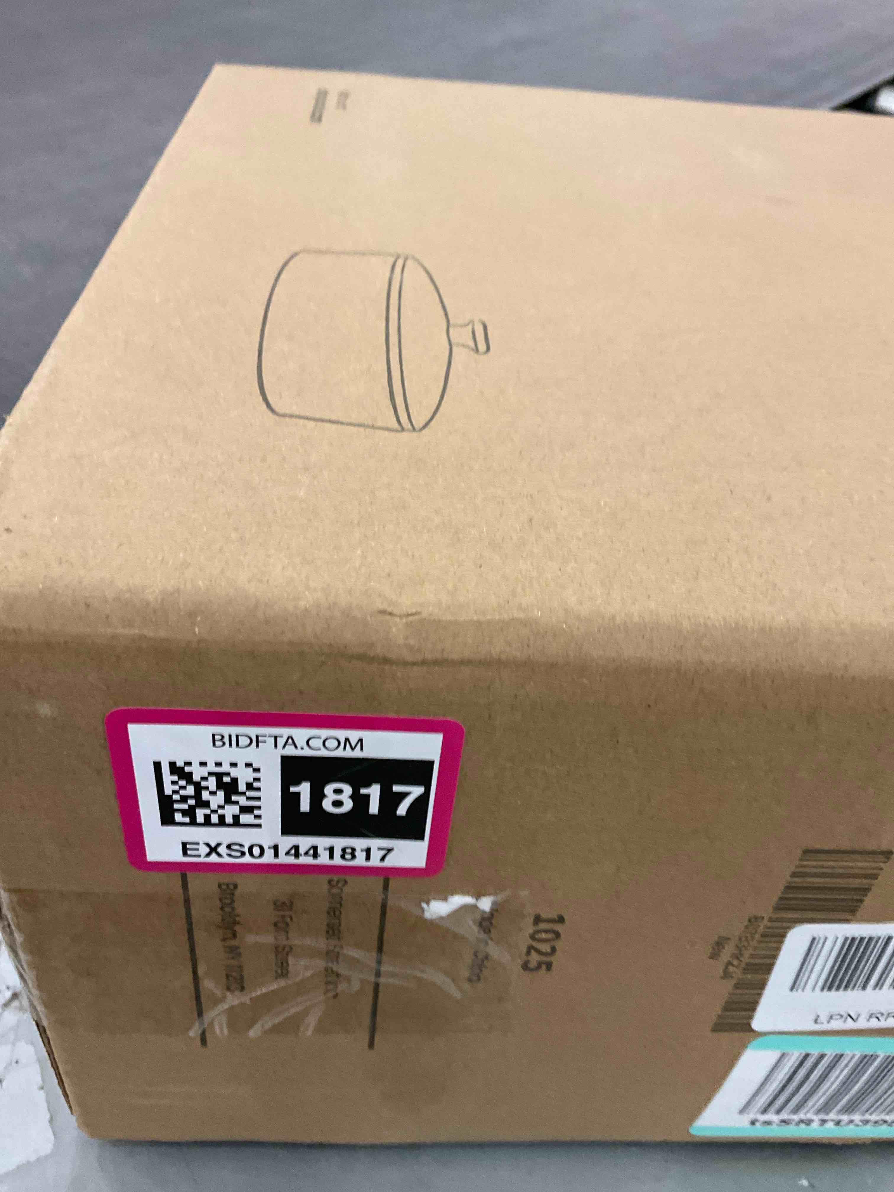 https://s3.amazonaws.com/lotting-images-prod/BargainHunt/EXS01441817_1717773150965.jpeg