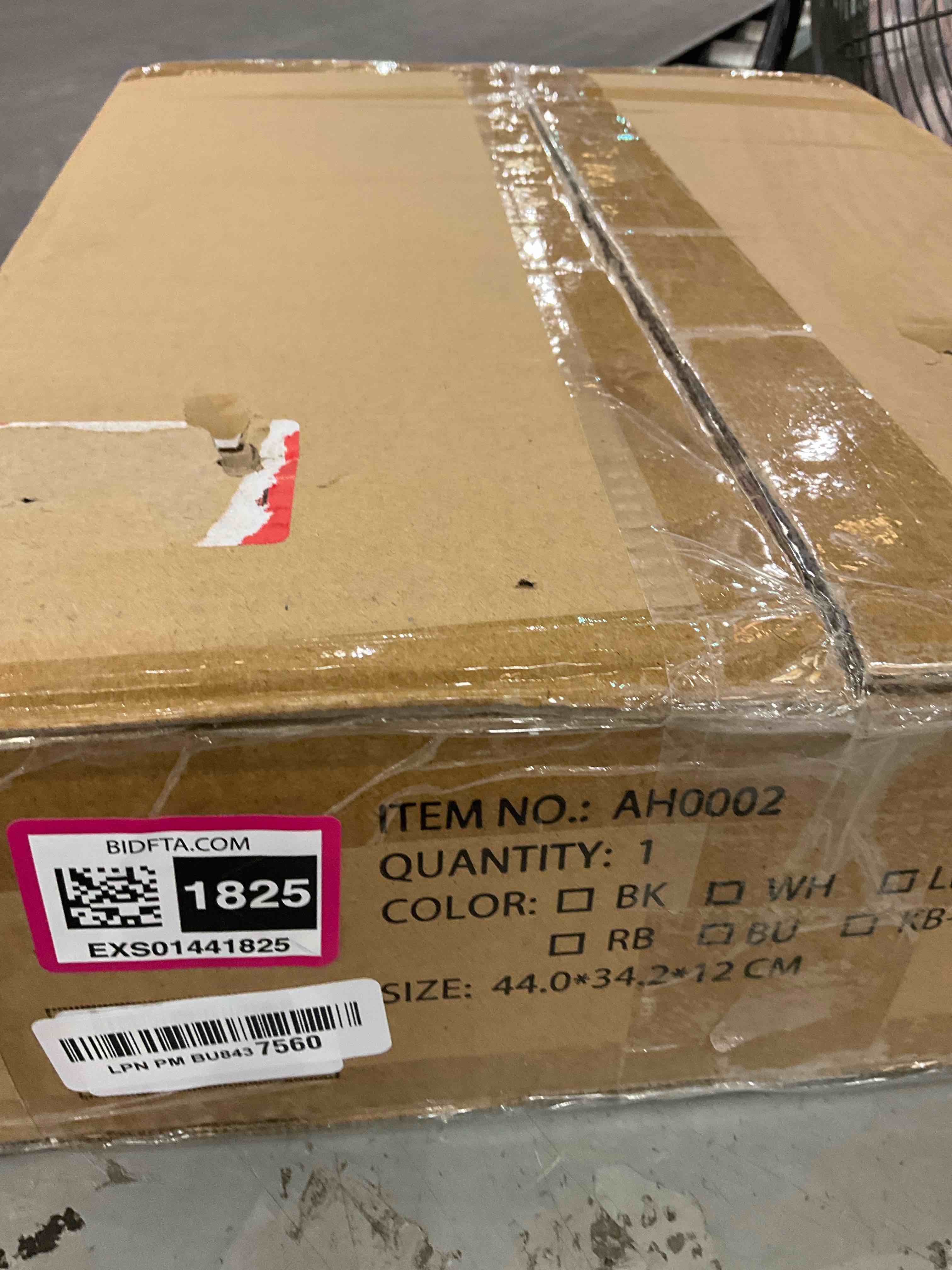 https://s3.amazonaws.com/lotting-images-prod/BargainHunt/EXS01441825_1717774479254.jpeg