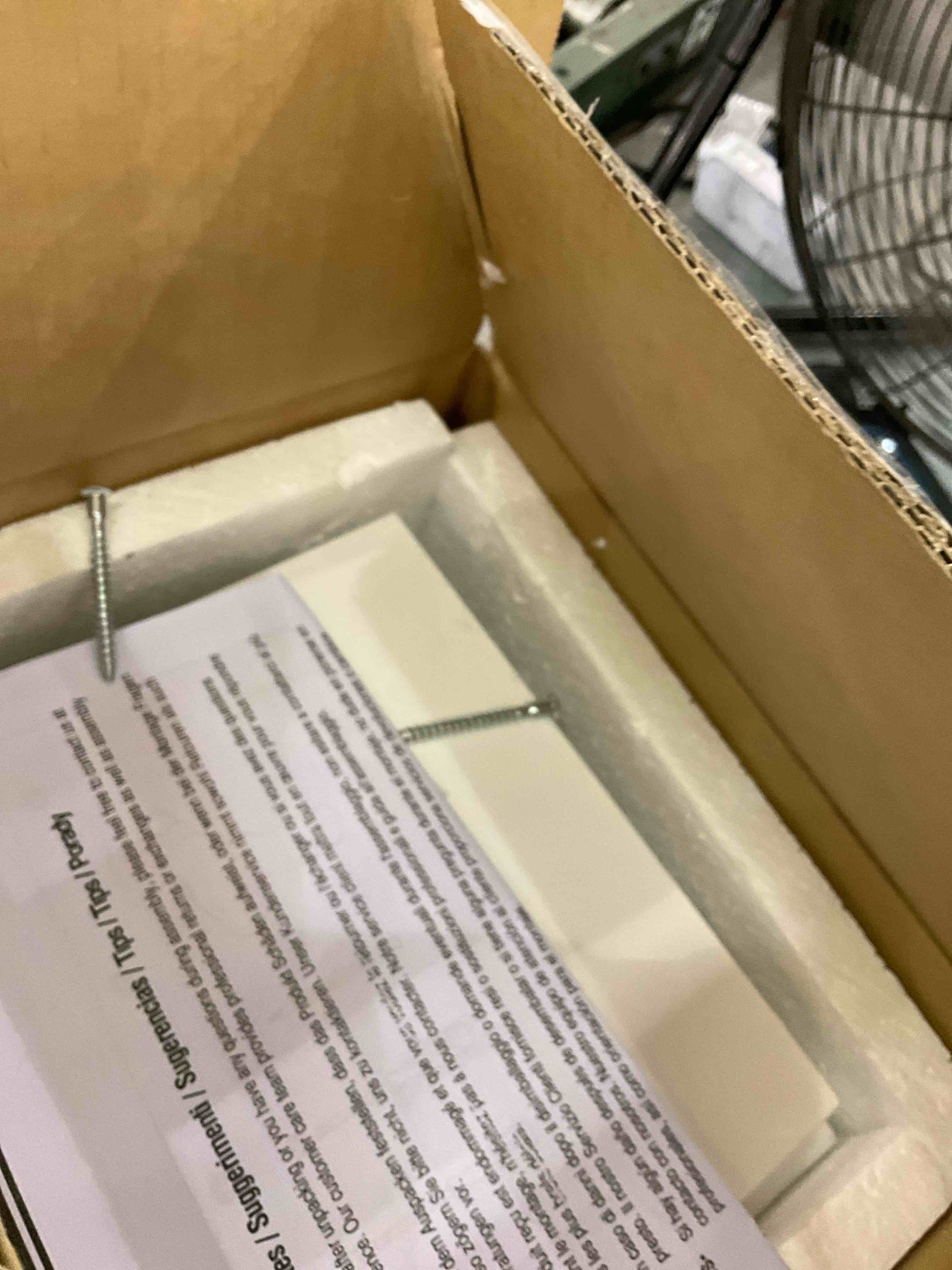 https://s3.amazonaws.com/lotting-images-prod/BargainHunt/EXS01442276_1718731971946.jpeg