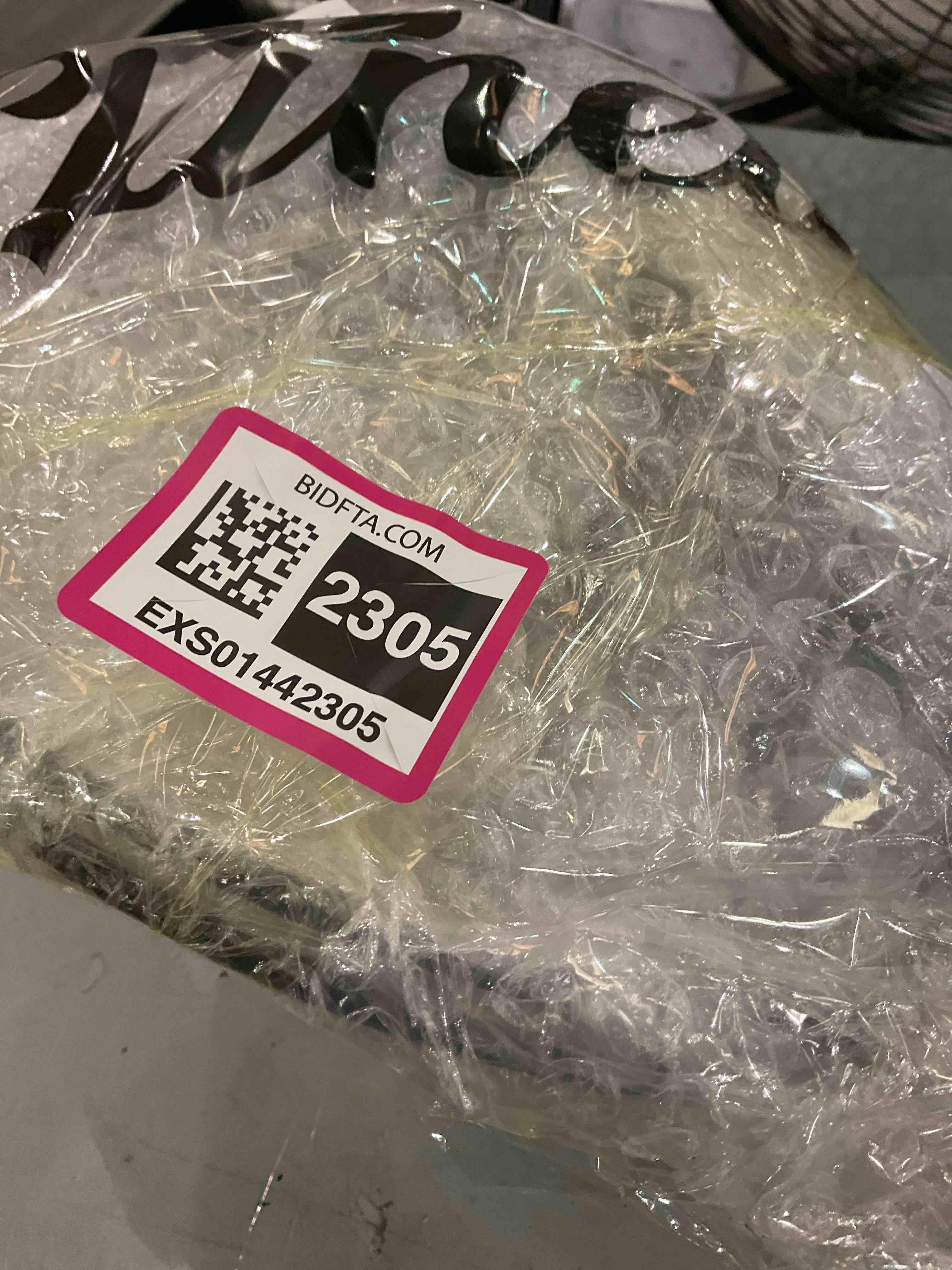 https://s3.amazonaws.com/lotting-images-prod/BargainHunt/EXS01442305_1718735927482.jpeg
