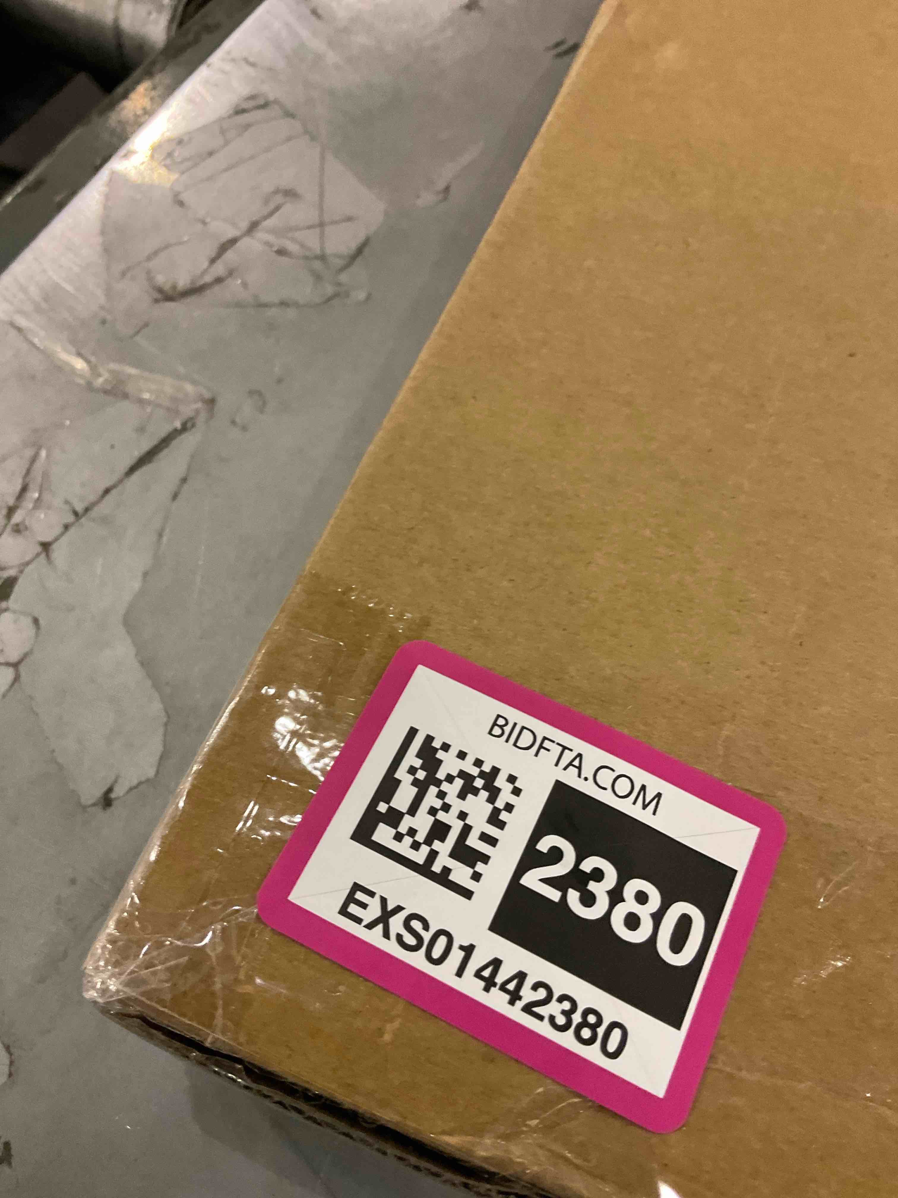 https://s3.amazonaws.com/lotting-images-prod/BargainHunt/EXS01442380_1718799666423.jpeg