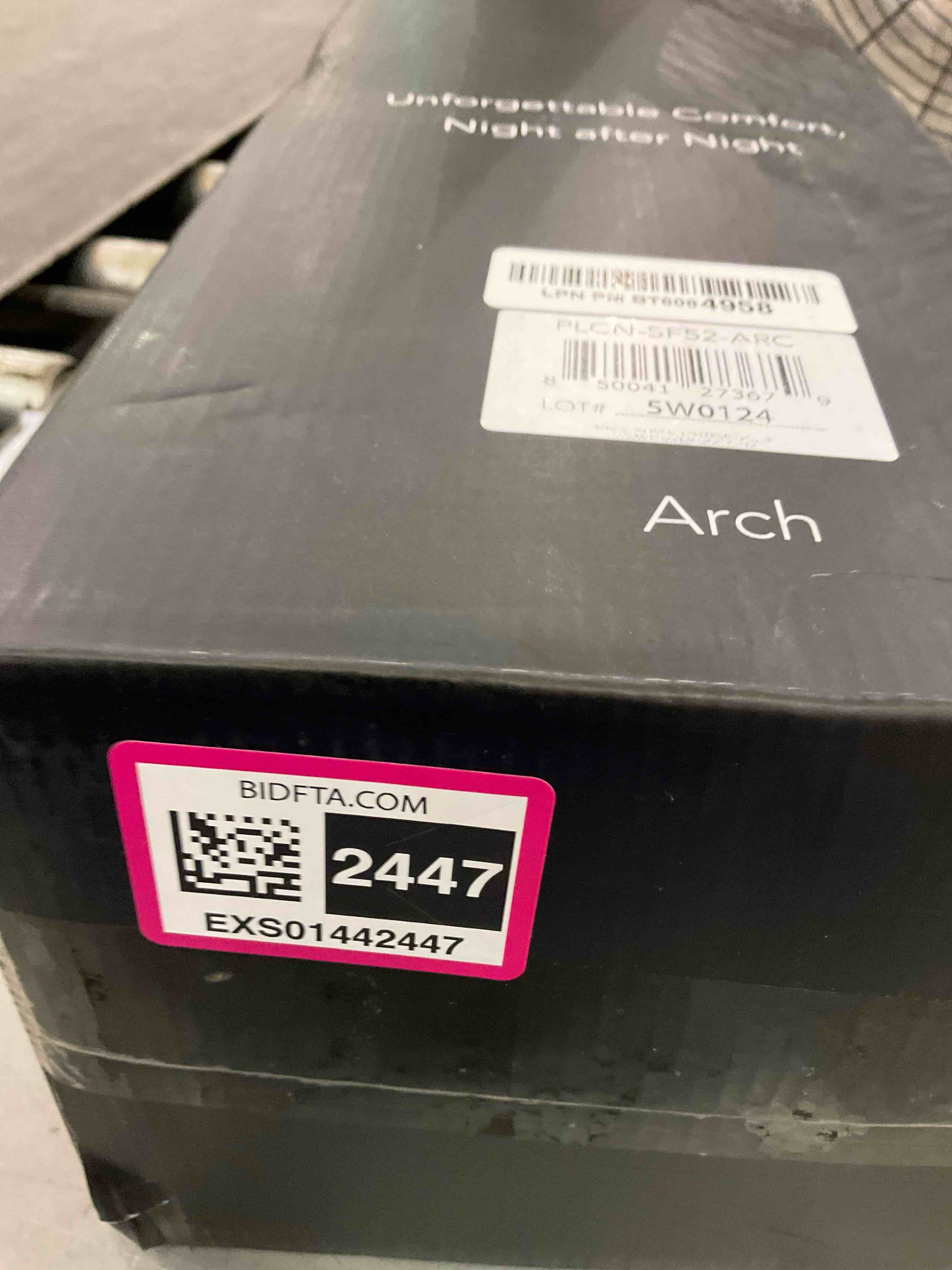 https://s3.amazonaws.com/lotting-images-prod/BargainHunt/EXS01442447_1718806476310.jpeg