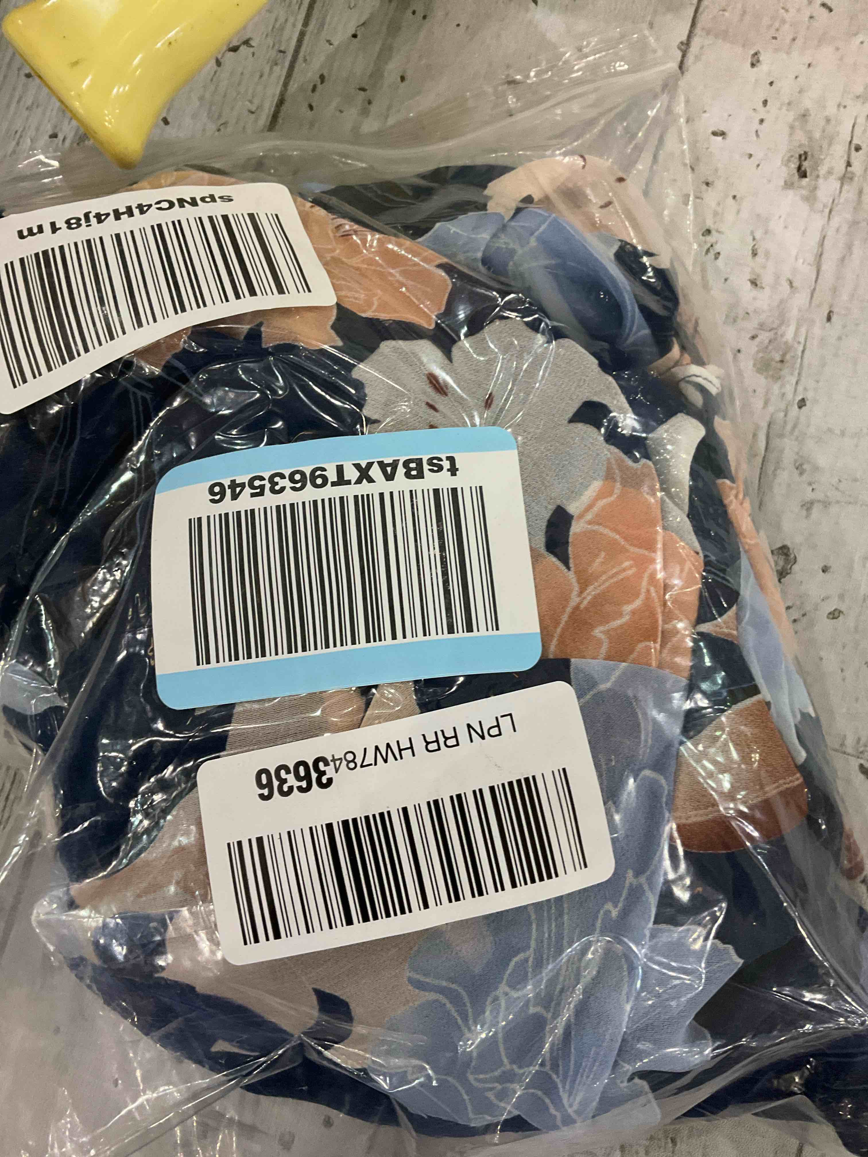 https://s3.amazonaws.com/lotting-images-prod/BargainHunt/EXS01442513_1717511721536.jpeg
