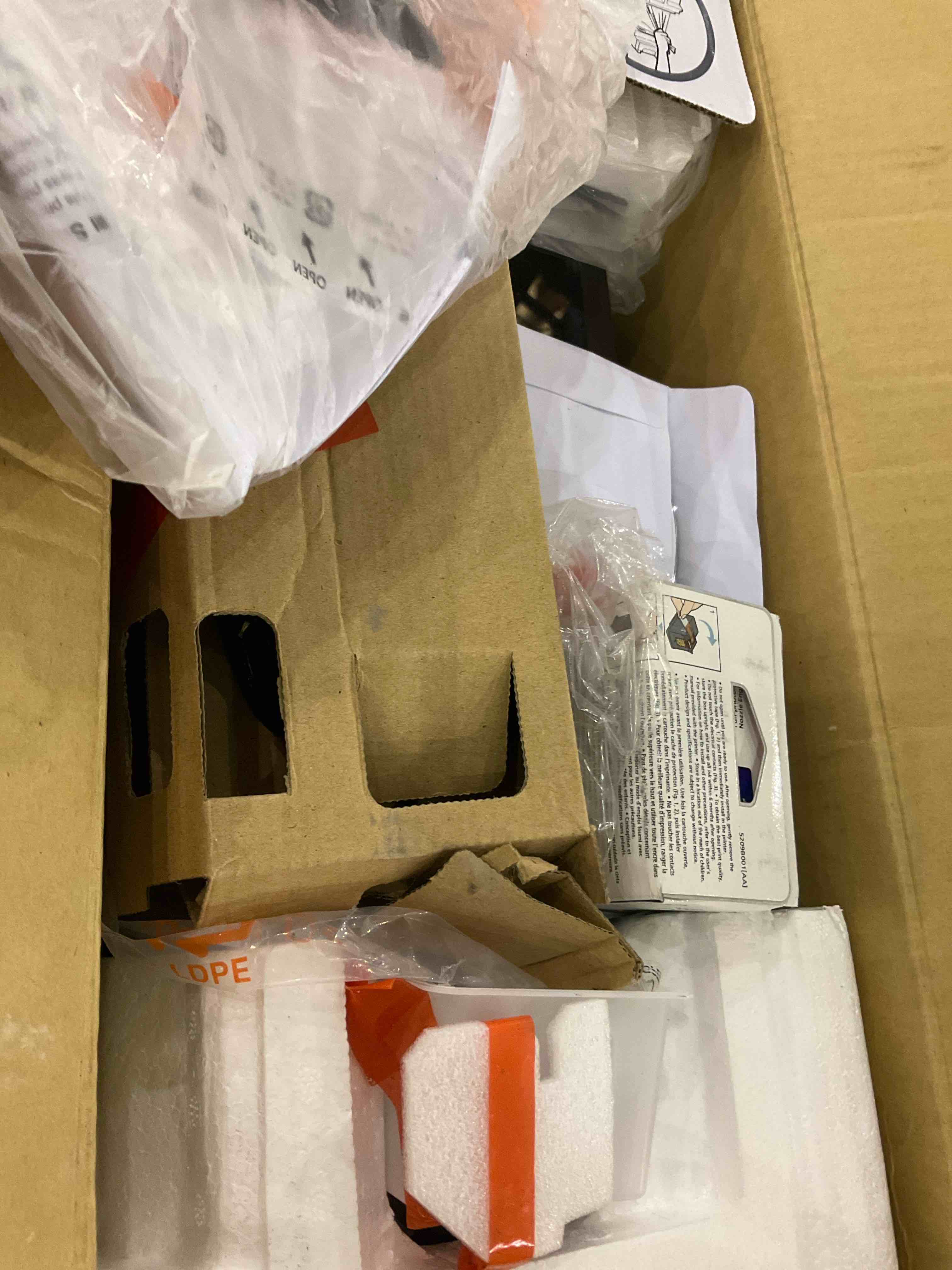 https://s3.amazonaws.com/lotting-images-prod/BargainHunt/EXS01442535_1717516118577.jpeg