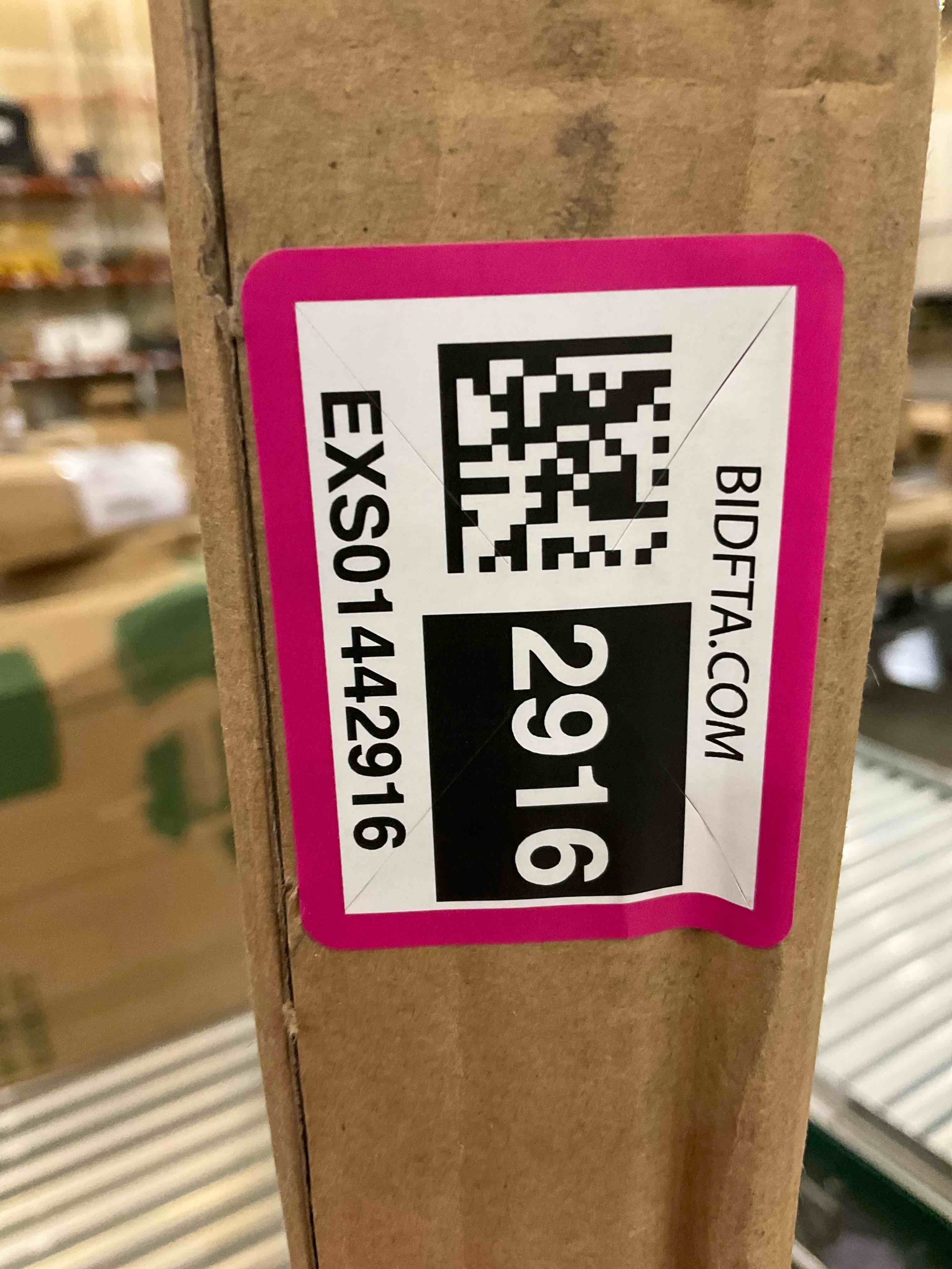 https://s3.amazonaws.com/lotting-images-prod/BargainHunt/EXS01442916_1718218764290.jpeg