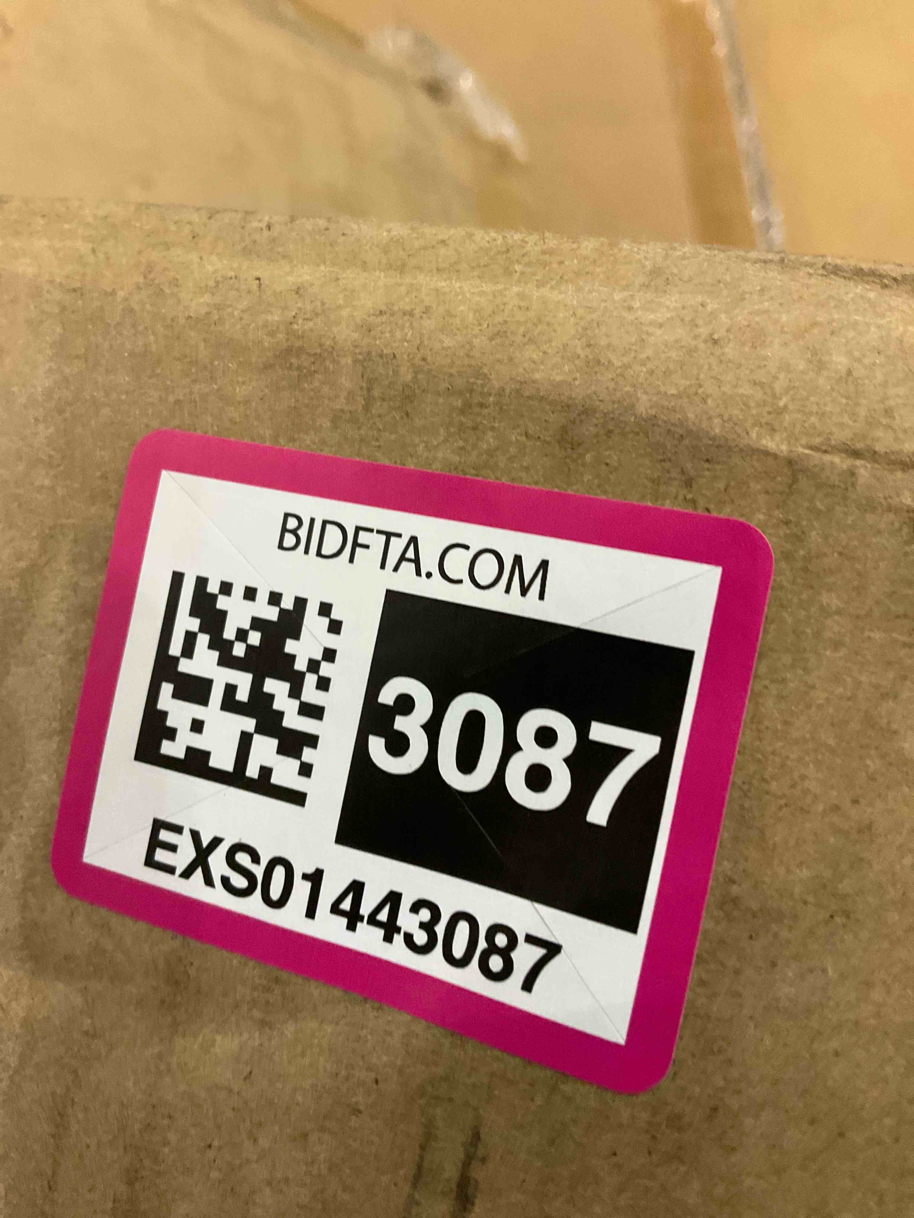 https://s3.amazonaws.com/lotting-images-prod/BargainHunt/EXS01443087_1720620973771.jpeg