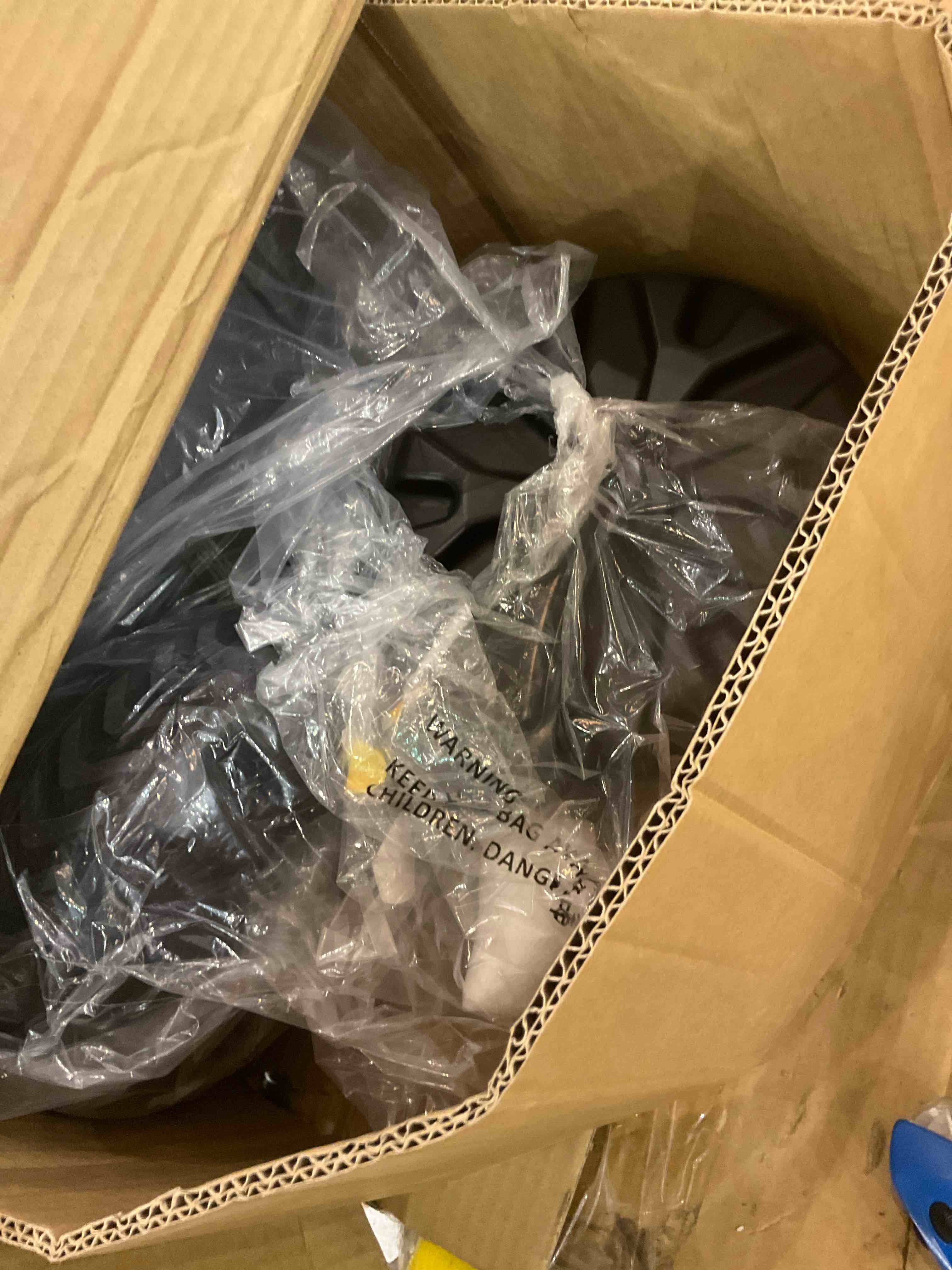 https://s3.amazonaws.com/lotting-images-prod/BargainHunt/EXS01443438_1721652606432.jpeg