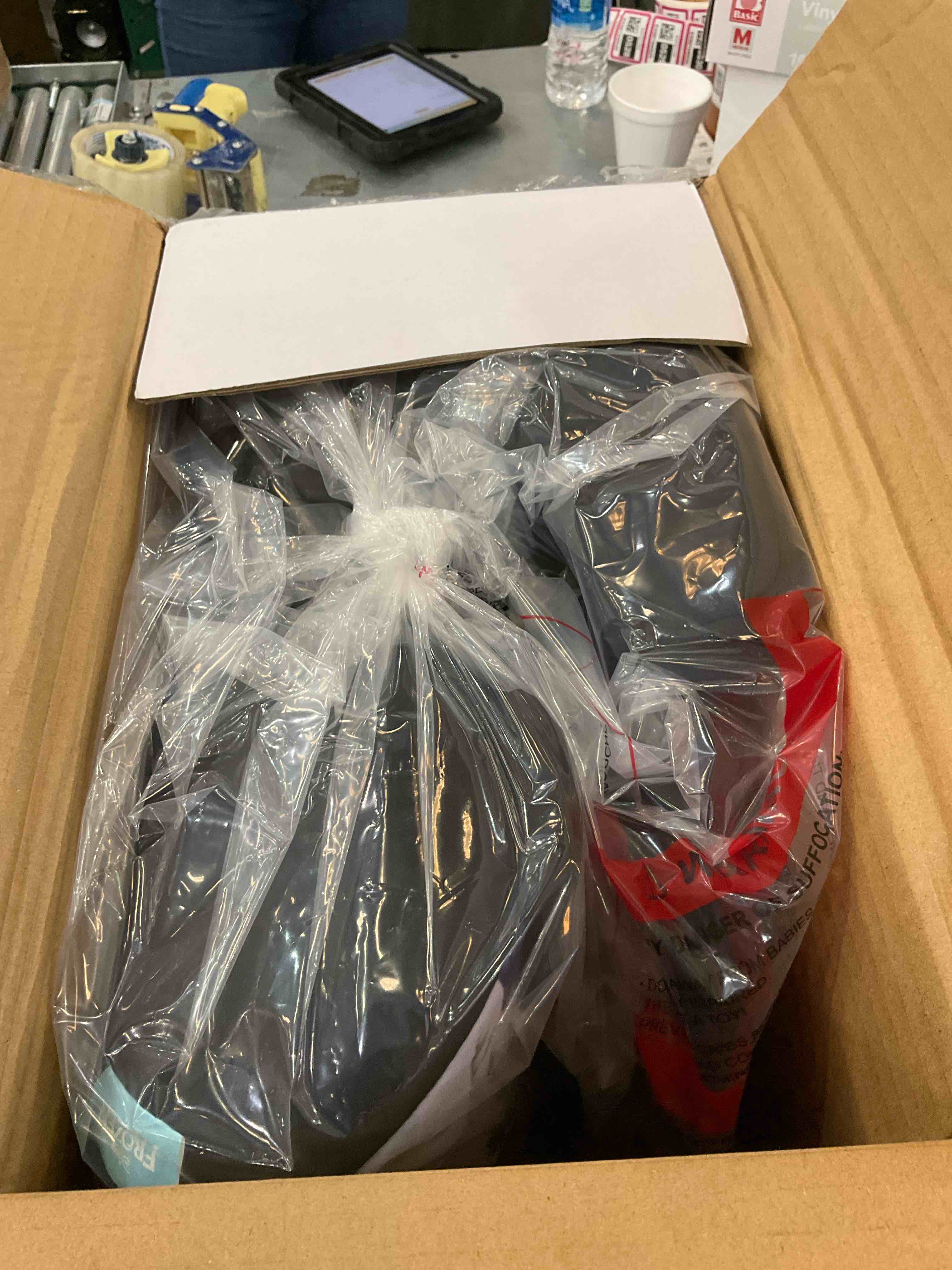 https://s3.amazonaws.com/lotting-images-prod/BargainHunt/EXS01443648_1717440209665.jpeg