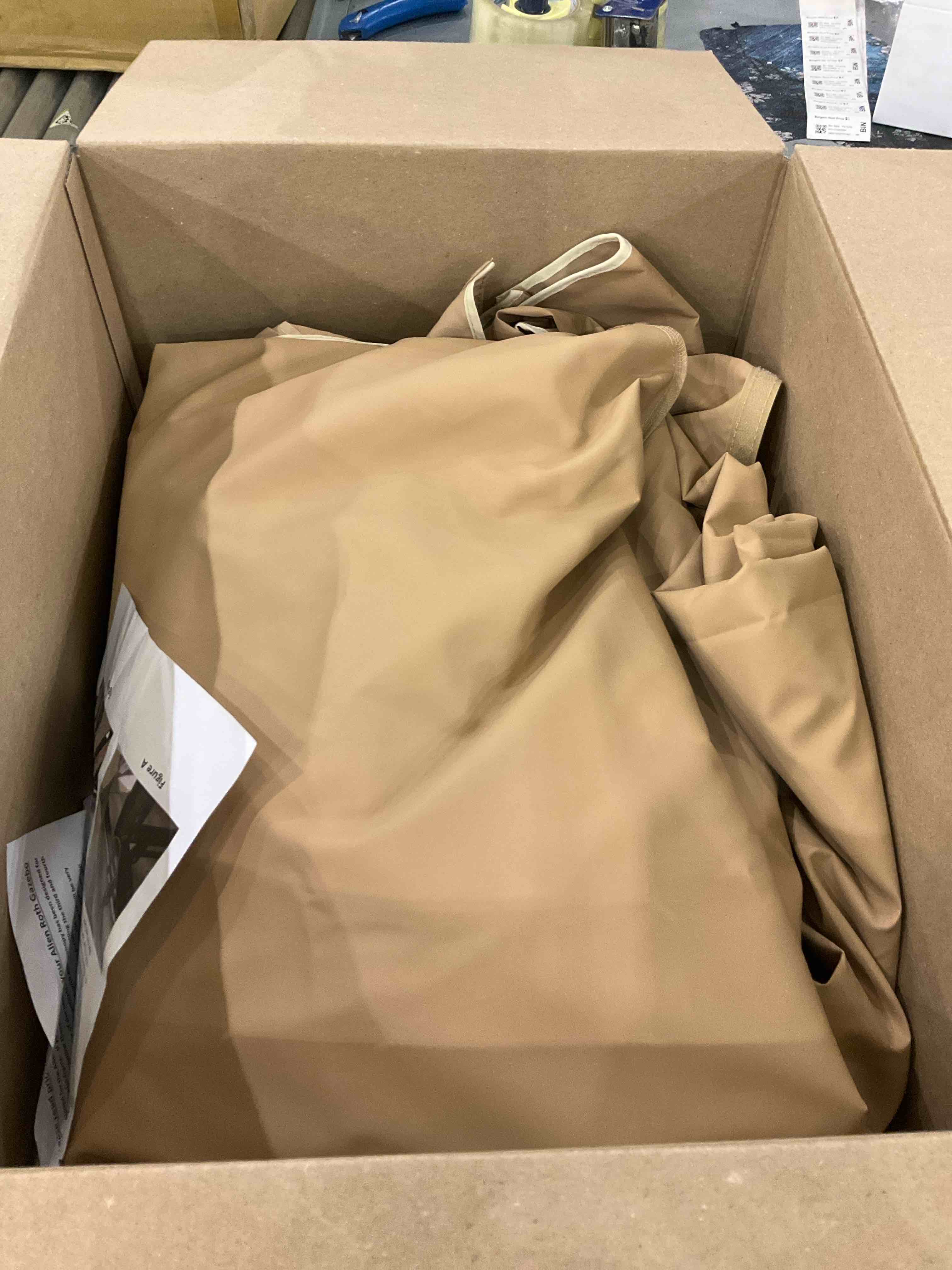https://s3.amazonaws.com/lotting-images-prod/BargainHunt/EXS01443745_1717512142487.jpeg