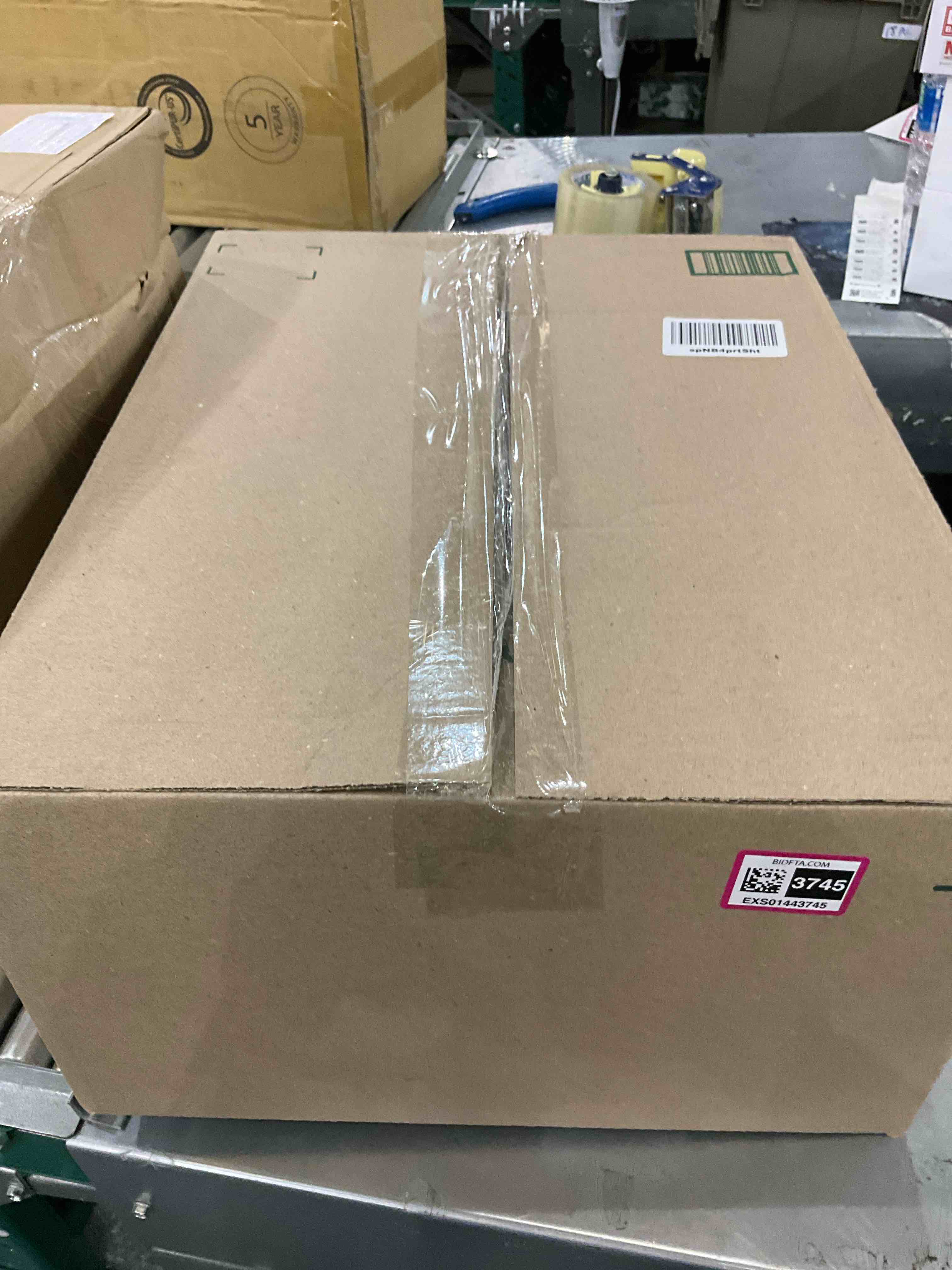 https://s3.amazonaws.com/lotting-images-prod/BargainHunt/EXS01443745_1717512163297.jpeg