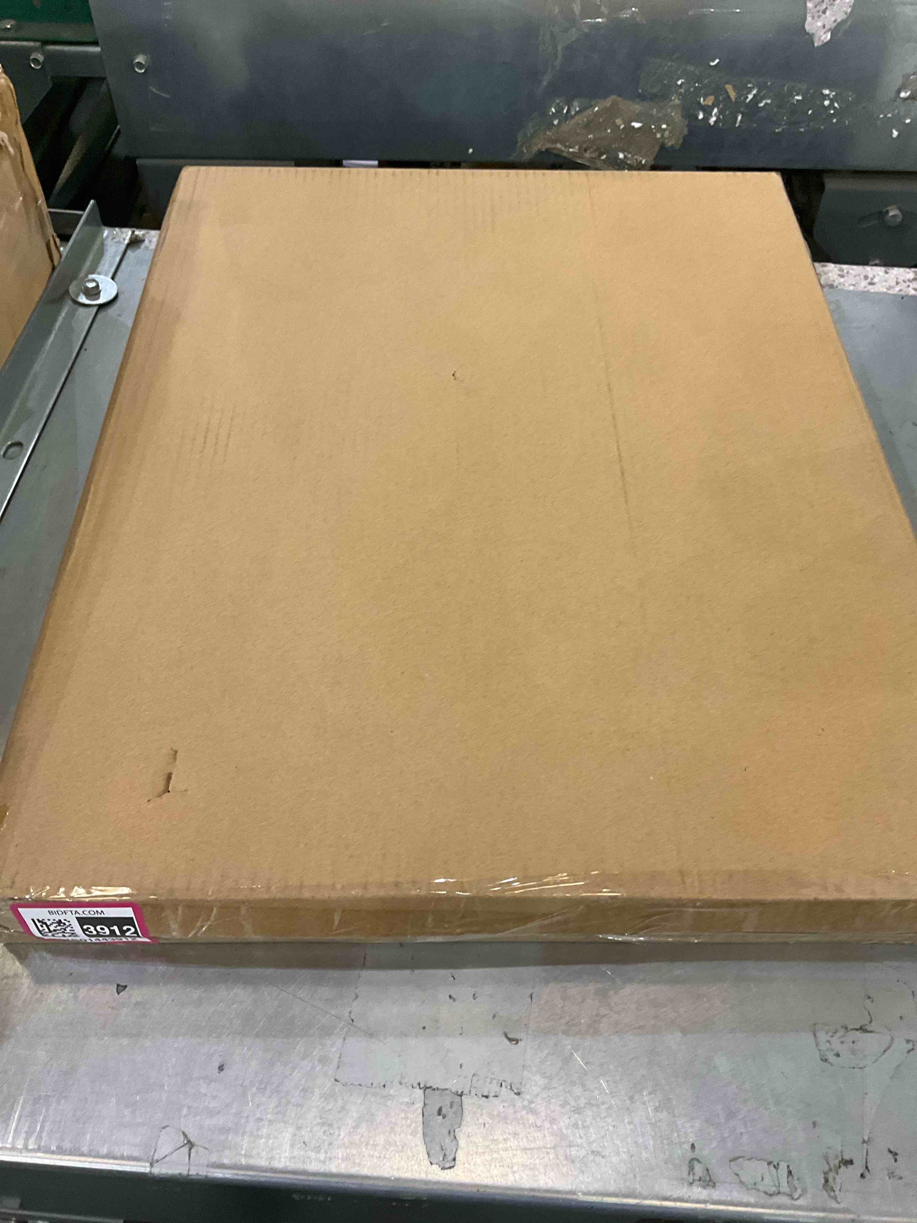 https://s3.amazonaws.com/lotting-images-prod/BargainHunt/EXS01443912_1717600607693.jpeg