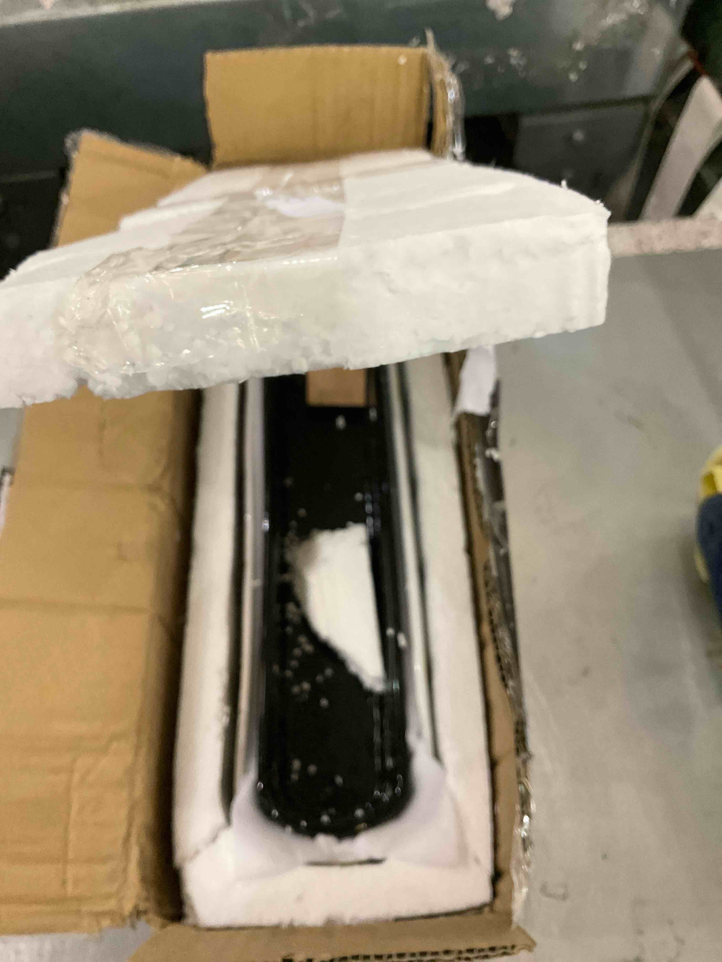 https://s3.amazonaws.com/lotting-images-prod/BargainHunt/EXS01443915_1717600880460.jpeg