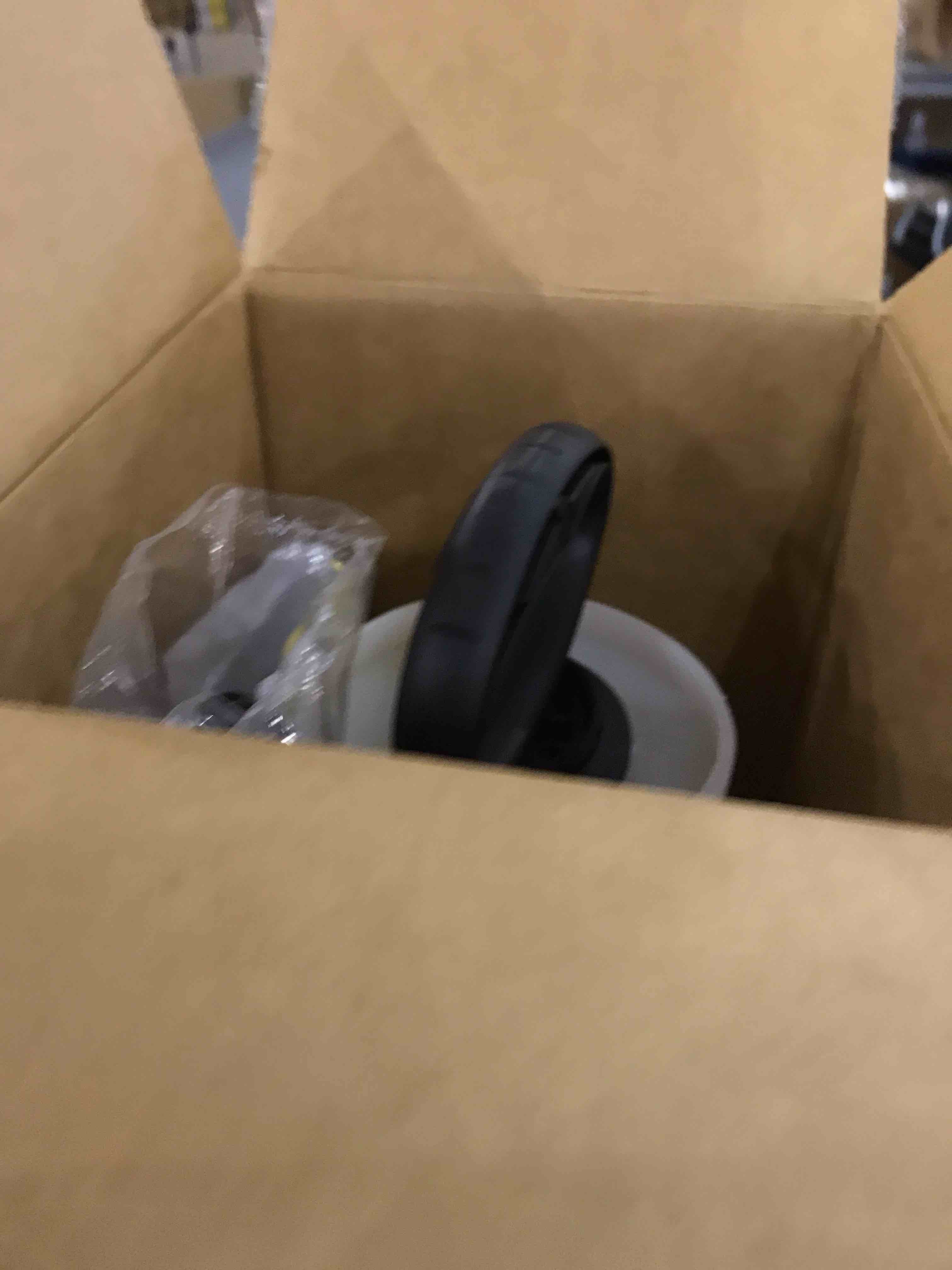 https://s3.amazonaws.com/lotting-images-prod/BargainHunt/EXS01444162_1717764051396.jpeg