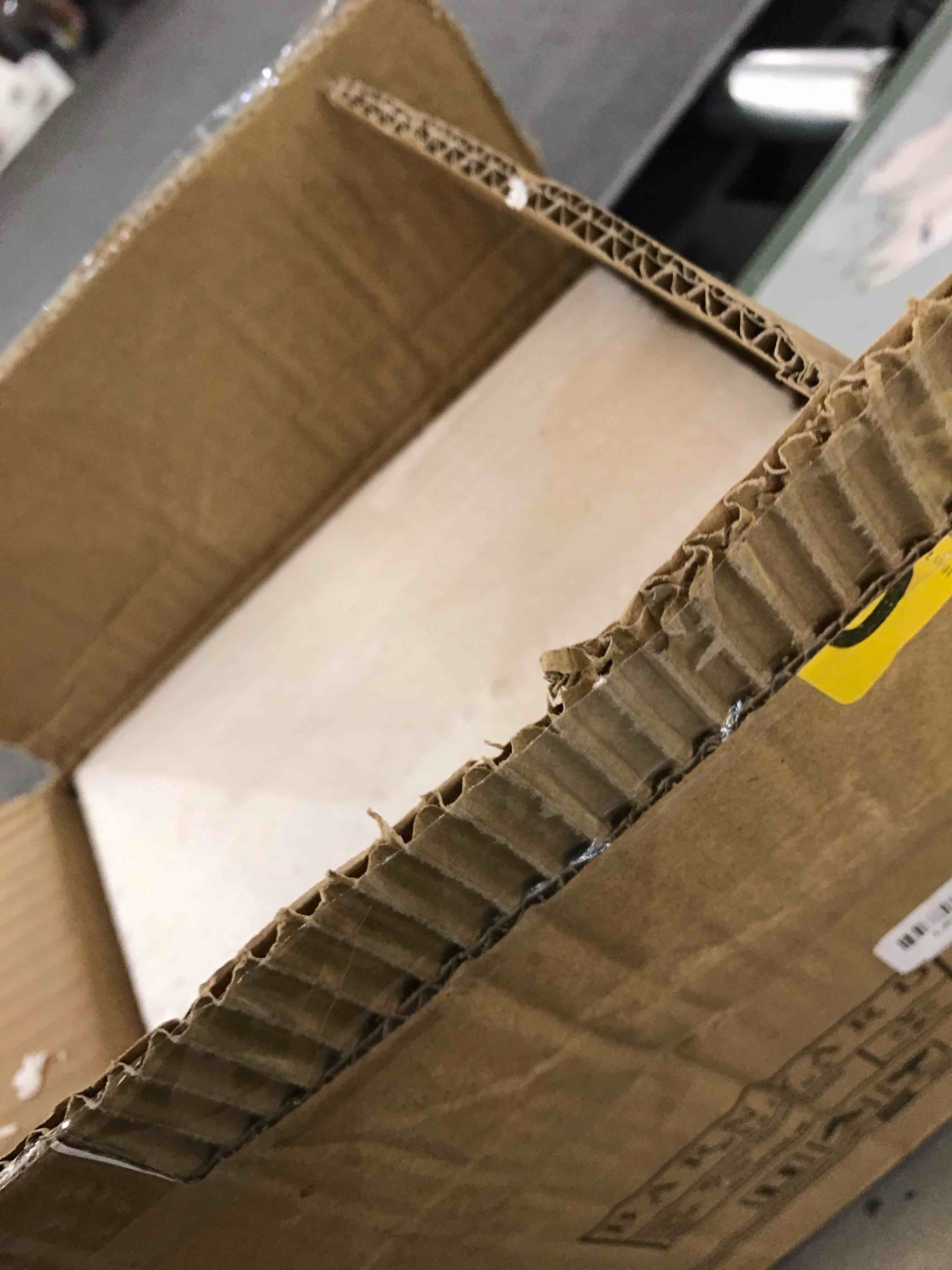 Roll over image to zoom in 6 VIDEOS Bedsure Bed in a Bag Queen - Queen Comforter Set 7 Pieces Plaid Seersucker Bedding Set, Soft Lightweight Down Alternative Comforter, Queen Bed Set (White Plaid,