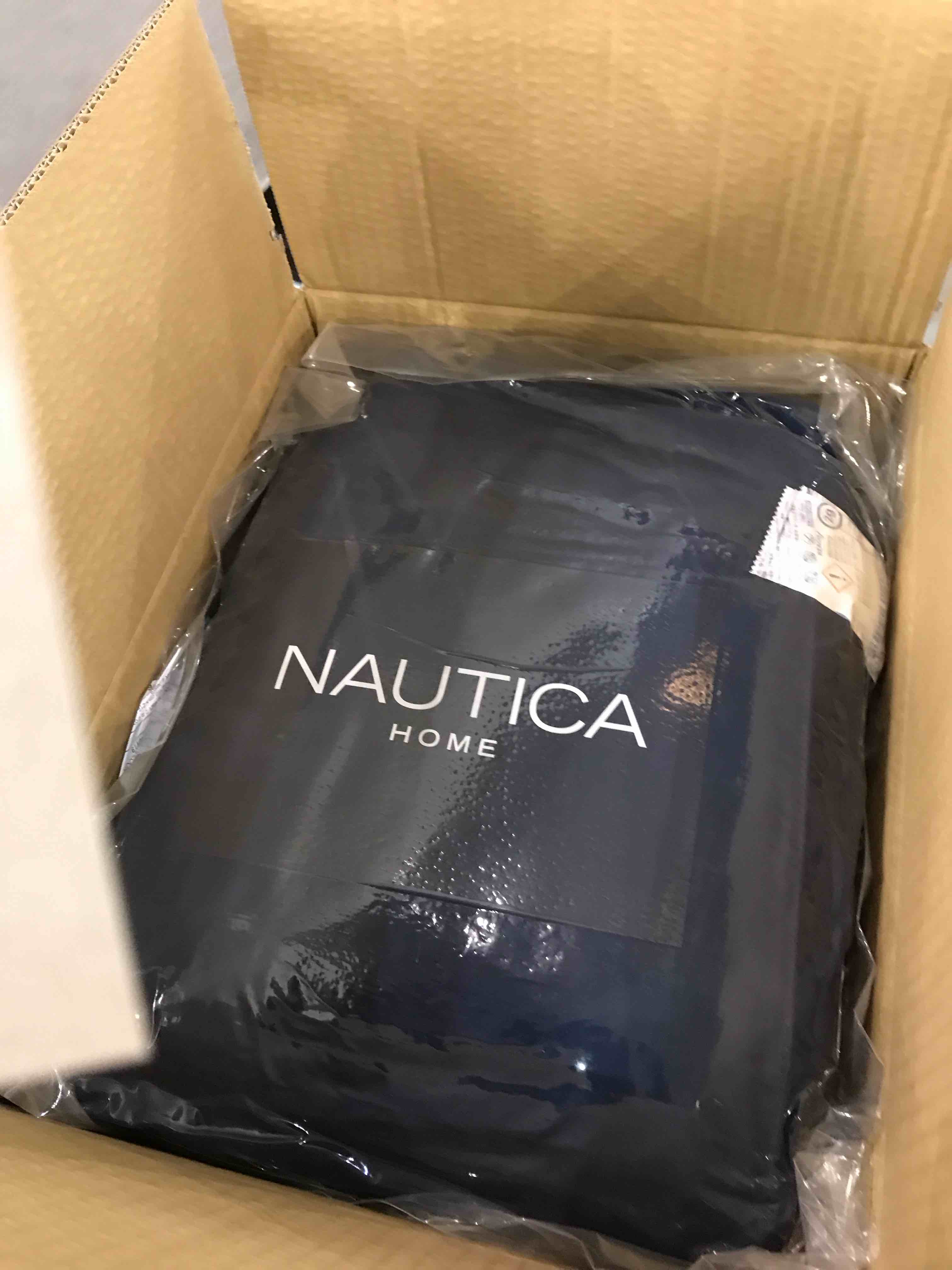 Nautica - Twin XL Bed Set, Reversible Comforter Set, Includes Bonus Sham(s), Fitted Sheet, Pillowcase(s) and Laundry Bag, Dorm Room Essentials (Harmead Navy, Twin/Twin XL)