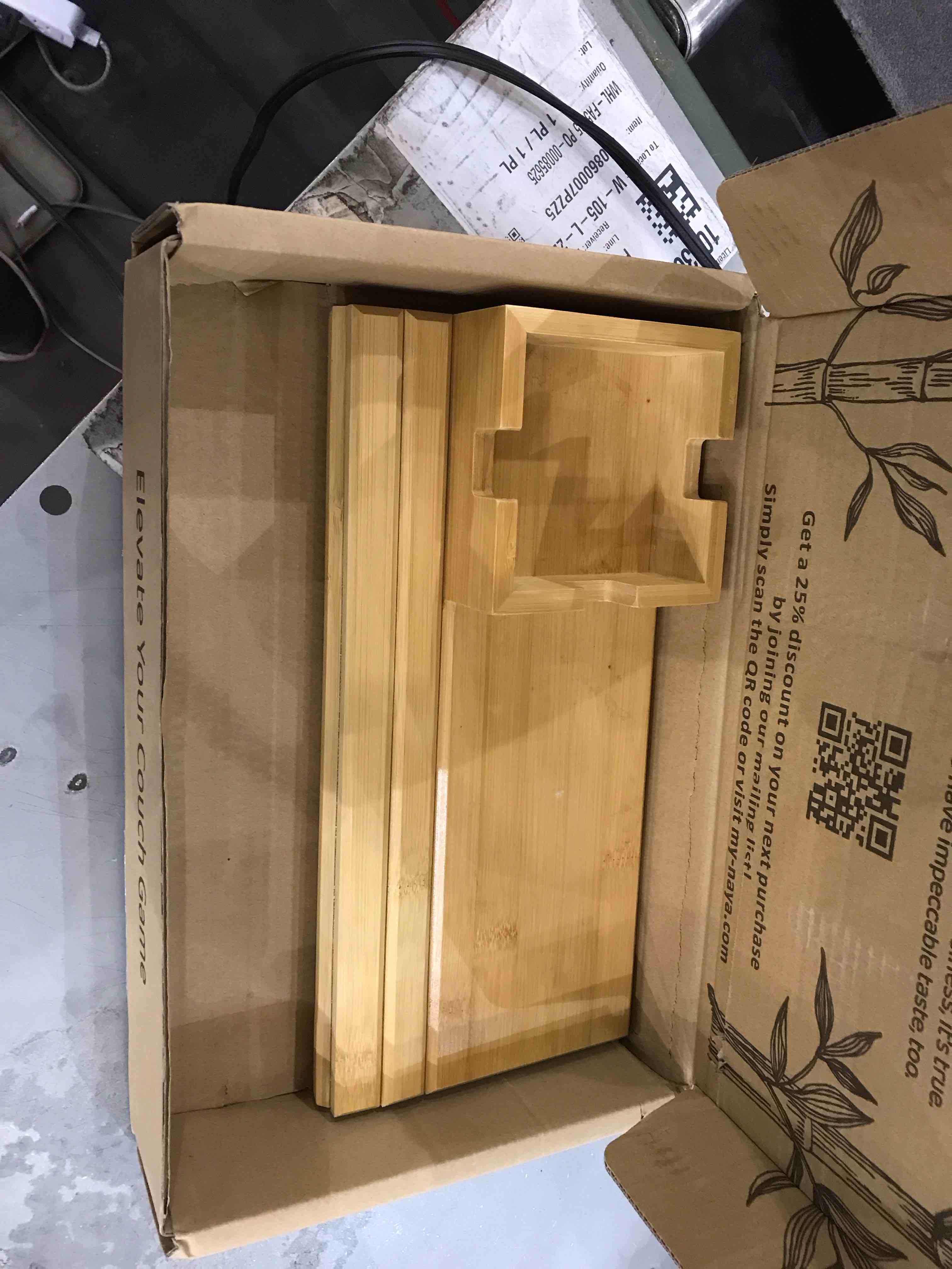 Couch Console Caddy: Ultimate Couch Cup Holder Tray, Middle-Couch Organizer, Drink Holder with Removable Magnetic Lid - Couch Center Console Perfect for Movie Nights for TV lovers