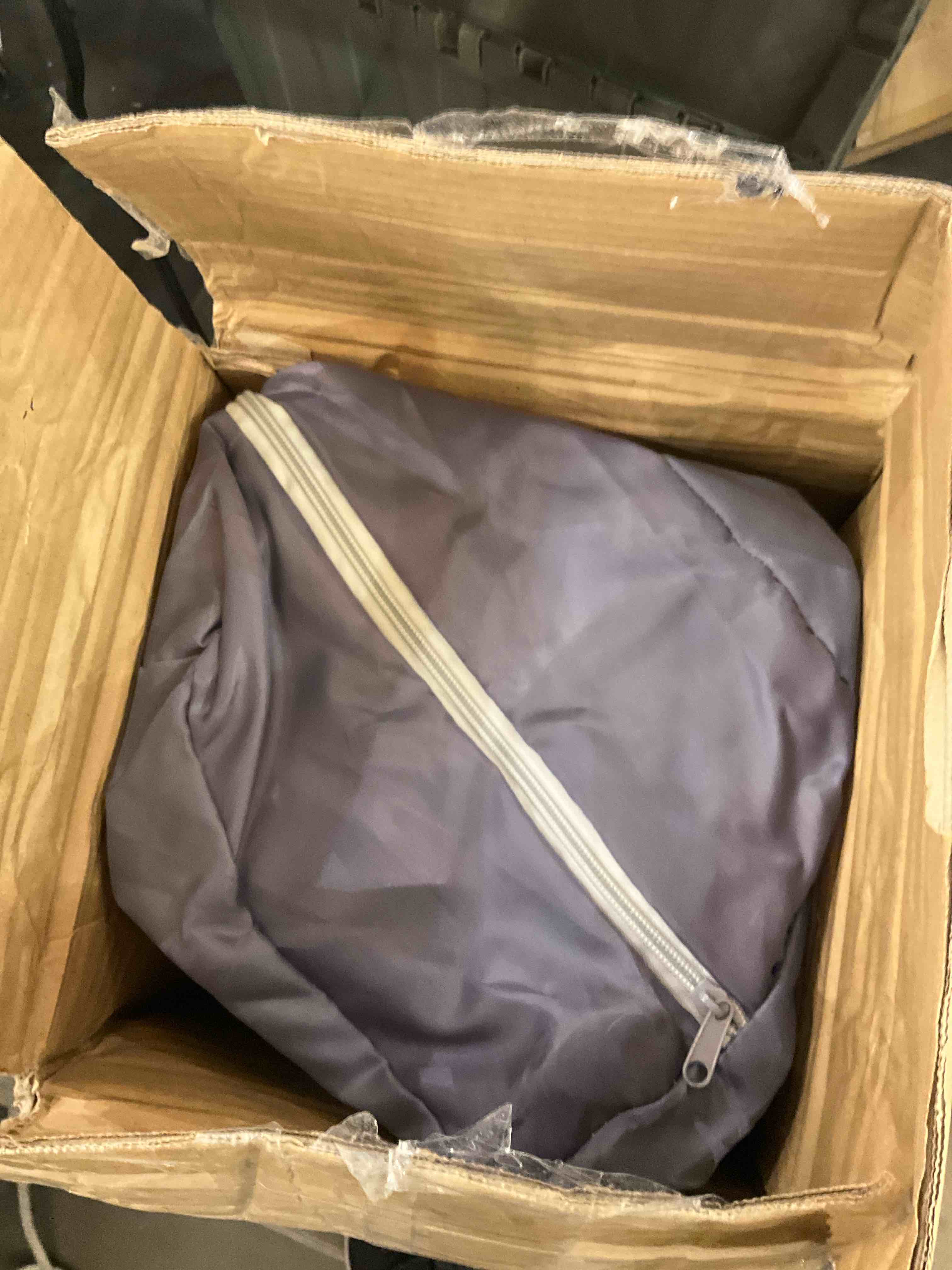 https://s3.amazonaws.com/lotting-images-prod/BargainHunt/EXS01444988_1719843816062.jpeg