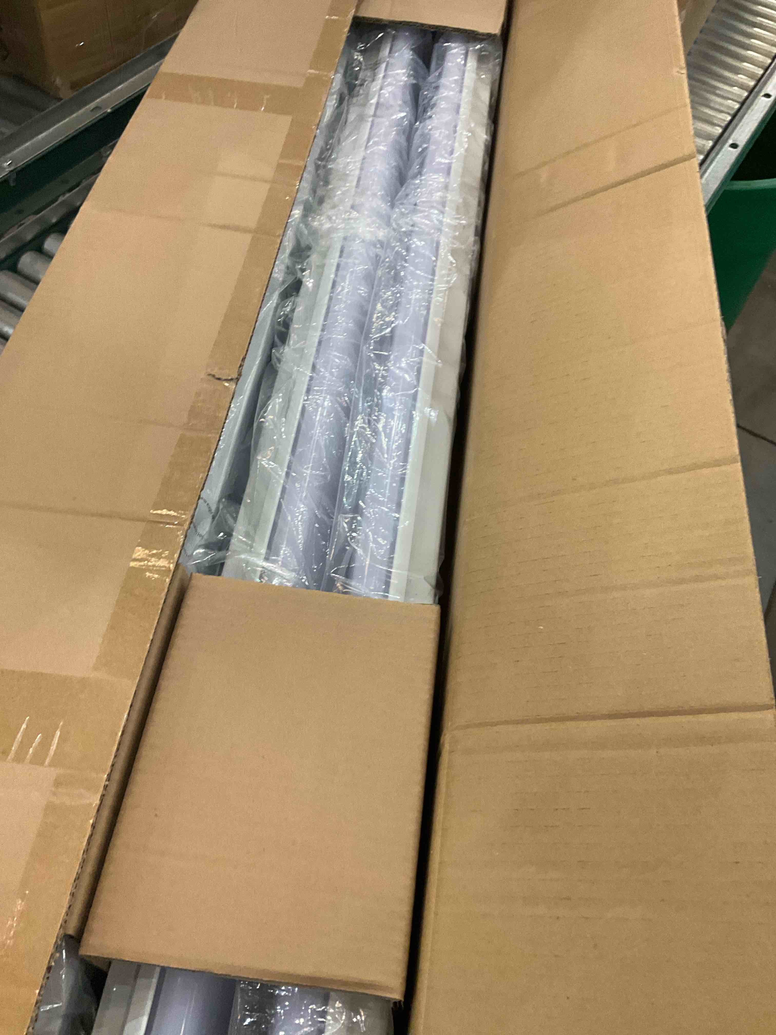 https://s3.amazonaws.com/lotting-images-prod/BargainHunt/EXS01445146_1717771040017.jpeg