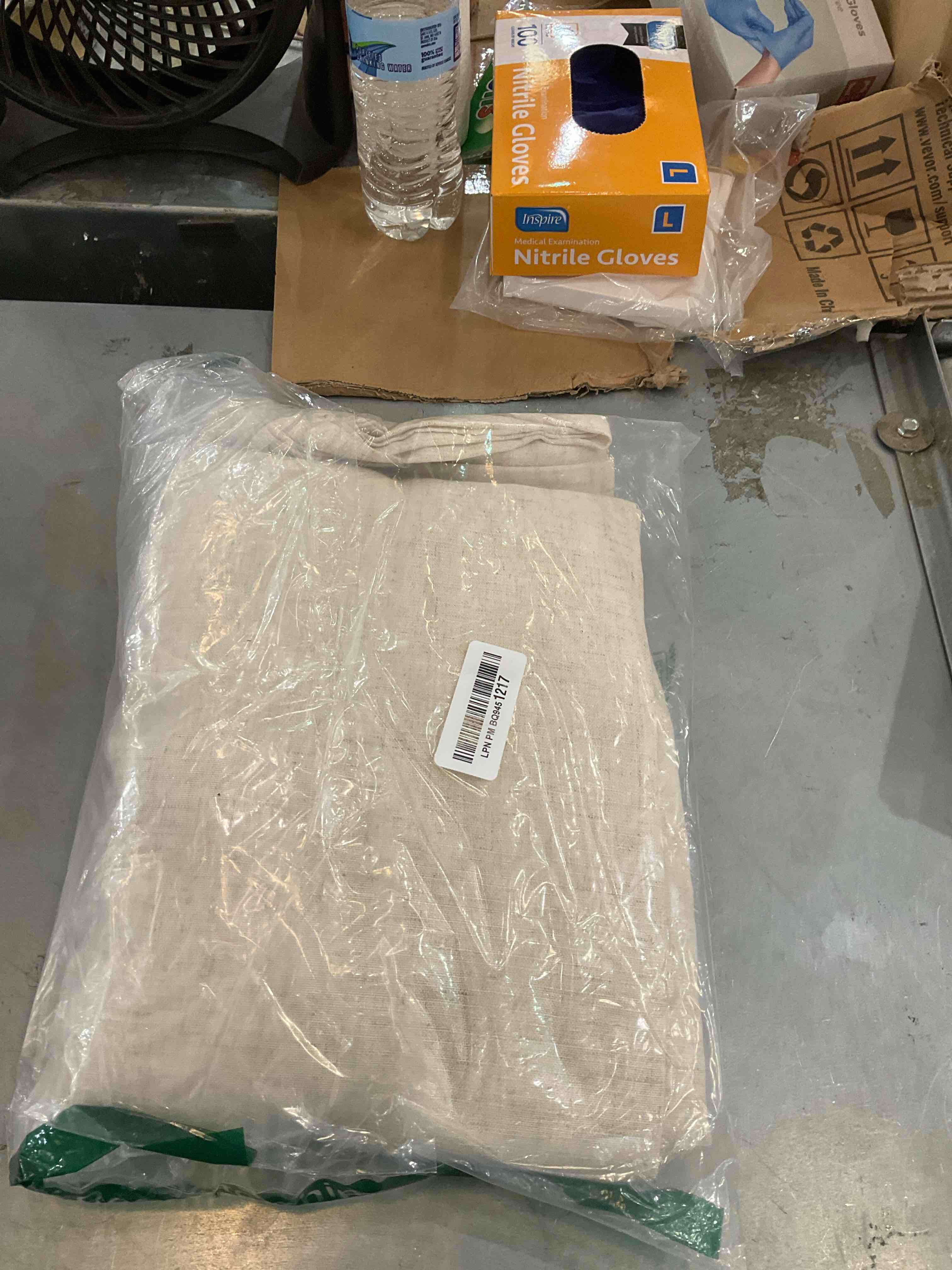 https://s3.amazonaws.com/lotting-images-prod/BargainHunt/EXS01445244_1719939370148.jpeg