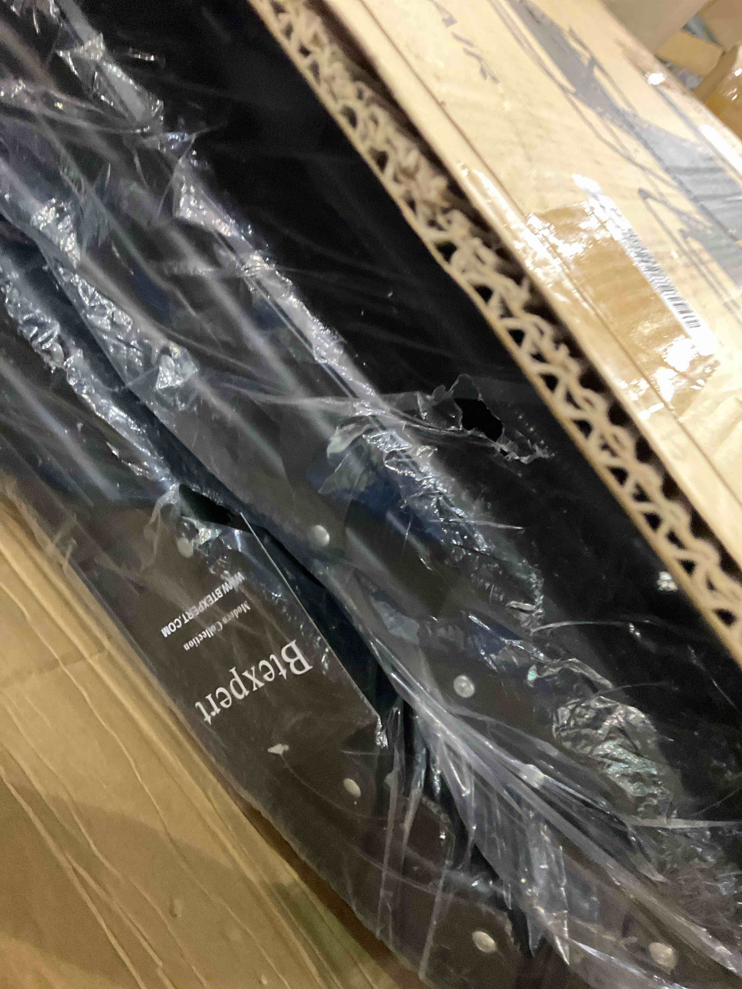 https://s3.amazonaws.com/lotting-images-prod/BargainHunt/EXS01445471_1721648825673.jpeg